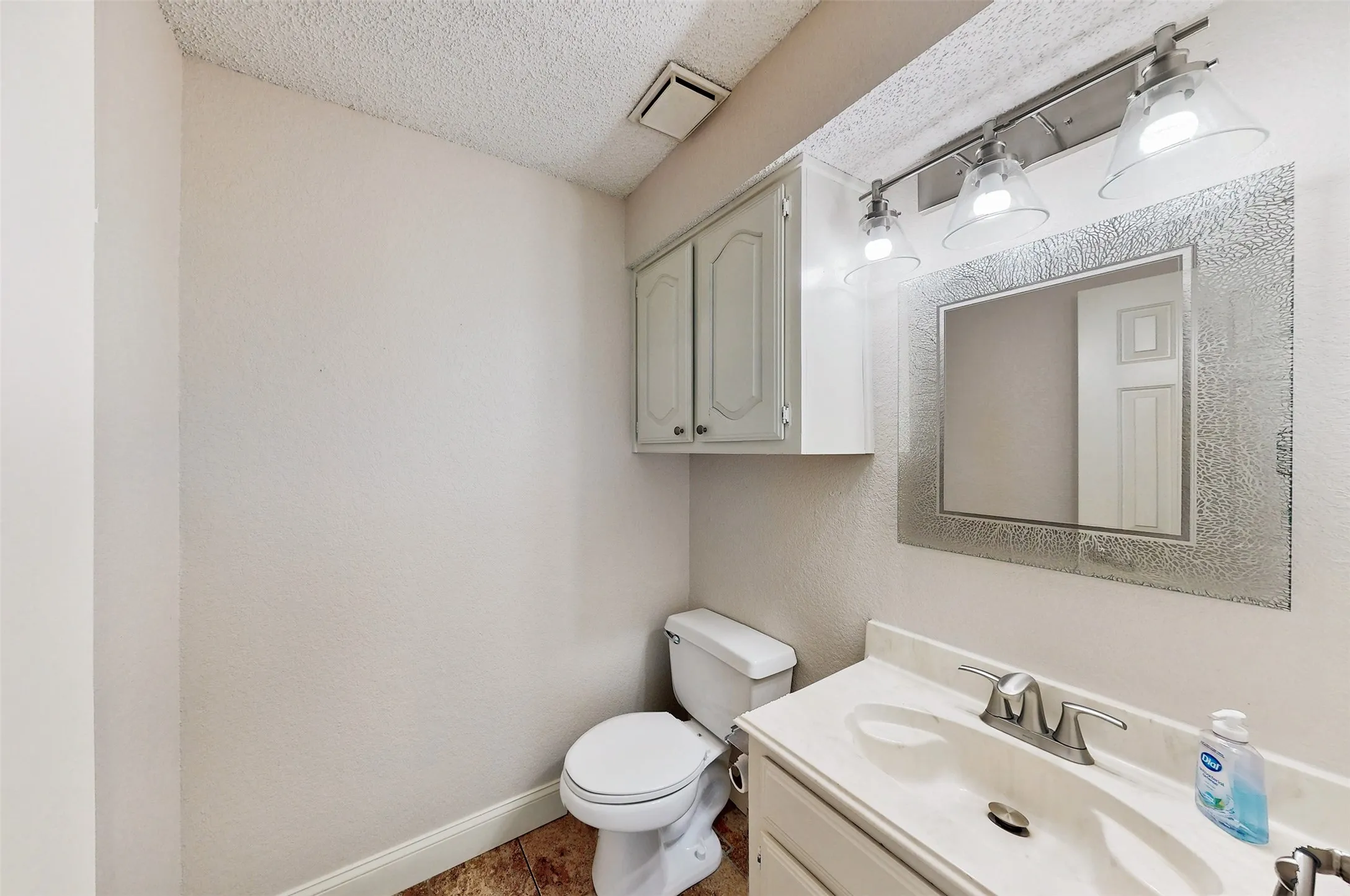 Single Family Residence For Sale in Kaufman County , 10614 Woodbridge Drive, Forney, Texas 75126, 3 Bedroom, 2 Bathroom, 2 Garage spaces, 2,077 Sqft, built in 1992, mls#21312906, Real Estate Agent in Forney, Homes For Sale in Kaufman county, Homes For Sale in Forney, Realtor in Forney Texas, Real Estate Brokerage Independent Realty Texas, Luminita Cordes Realtor