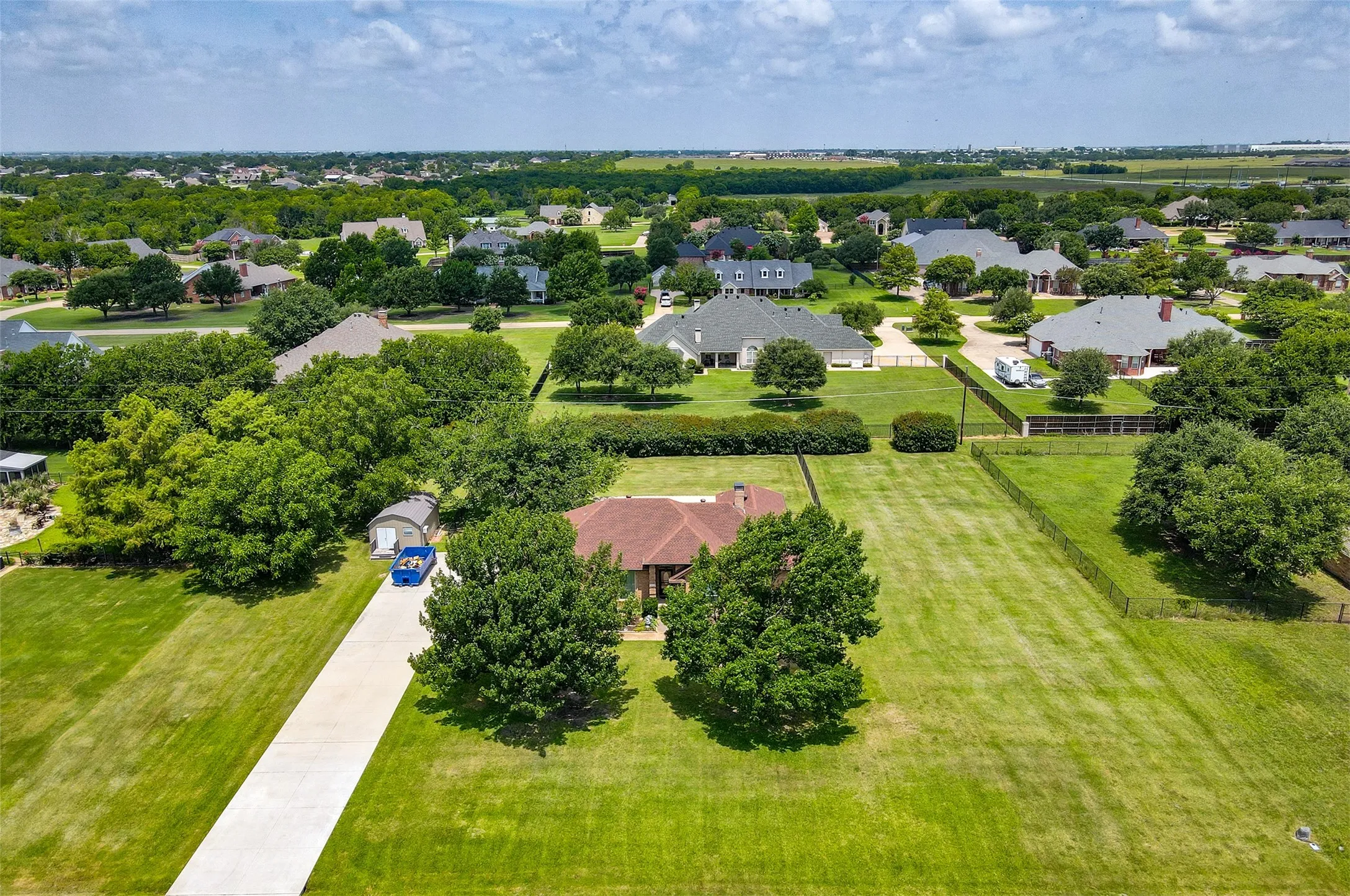 Single Family Residence For Sale in Kaufman County , 10614 Woodbridge Drive, Forney, Texas 75126, 3 Bedroom, 2 Bathroom, 2 Garage spaces, 2,077 Sqft, built in 1992, mls#21312906, Real Estate Agent in Forney, Homes For Sale in Kaufman county, Homes For Sale in Forney, Realtor in Forney Texas, Real Estate Brokerage Independent Realty Texas, Luminita Cordes Realtor