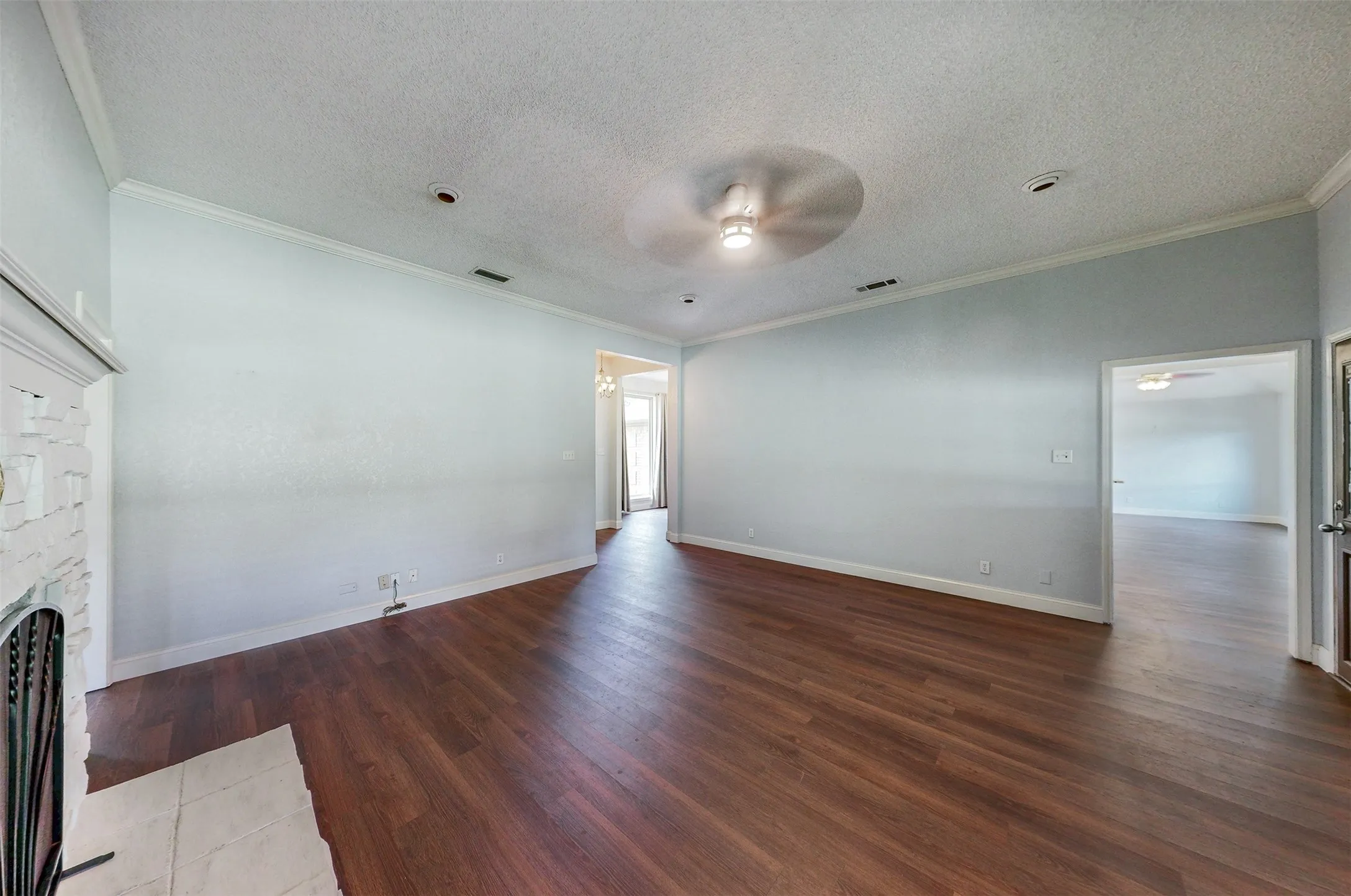 Single Family Residence For Sale in Kaufman County , 10614 Woodbridge Drive, Forney, Texas 75126, 3 Bedroom, 2 Bathroom, 2 Garage spaces, 2,077 Sqft, built in 1992, mls#21312906, Real Estate Agent in Forney, Homes For Sale in Kaufman county, Homes For Sale in Forney, Realtor in Forney Texas, Real Estate Brokerage Independent Realty Texas, Luminita Cordes Realtor
