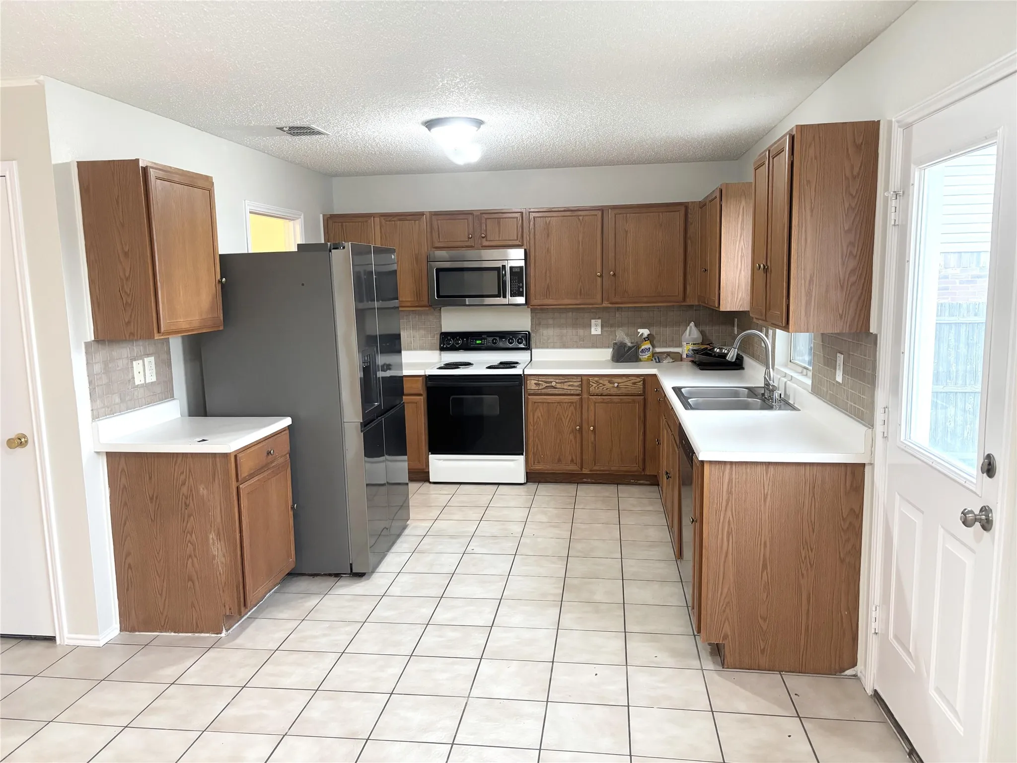 Single Family Residence For Rent in Collin County , 2521 Brinlee Branch Lane, Mc Kinney, Texas 75071, 3 Bedroom, 3 Bathroom, 2 Garage spaces, 2,307 Sqft, built in 2001, mls#21312910, Real Estate Agent in Mc Kinney, Homes For Rent in Collin county, Homes For Rent in Mc Kinney, Realtor in Mc Kinney Texas, Real Estate Brokerage Independent Realty Texas, Luminita Cordes Realtor