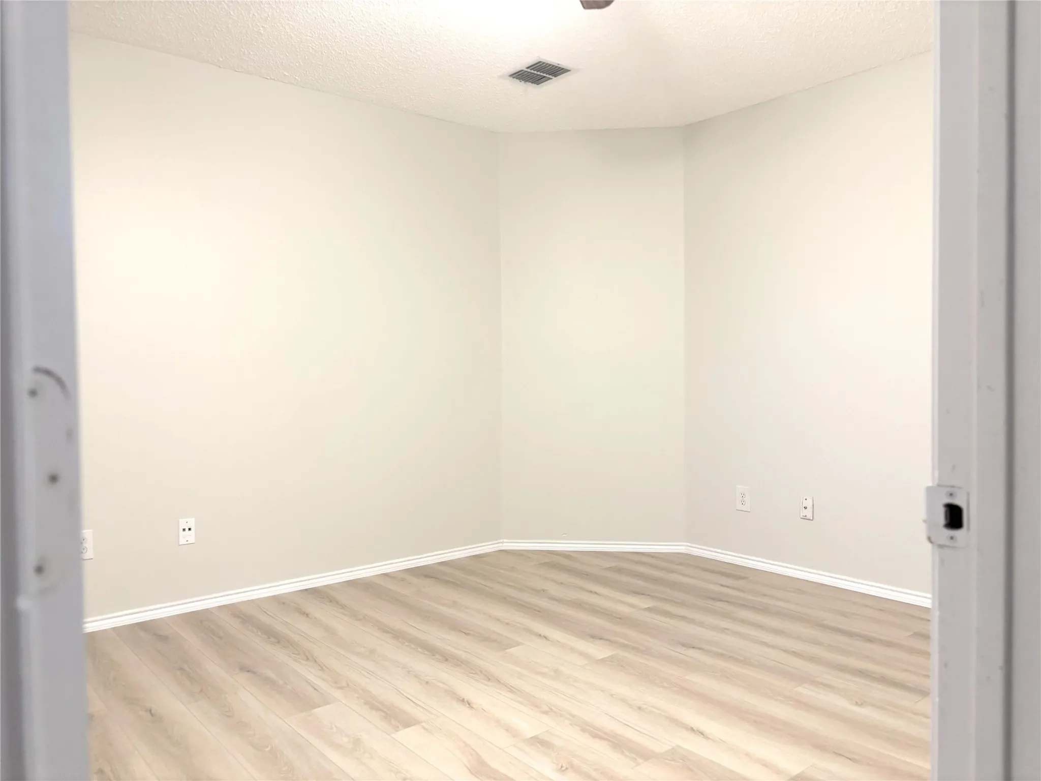 Single Family Residence For Rent in Collin County , 2521 Brinlee Branch Lane, Mc Kinney, Texas 75071, 3 Bedroom, 3 Bathroom, 2 Garage spaces, 2,307 Sqft, built in 2001, mls#21312910, Real Estate Agent in Mc Kinney, Homes For Rent in Collin county, Homes For Rent in Mc Kinney, Realtor in Mc Kinney Texas, Real Estate Brokerage Independent Realty Texas, Luminita Cordes Realtor