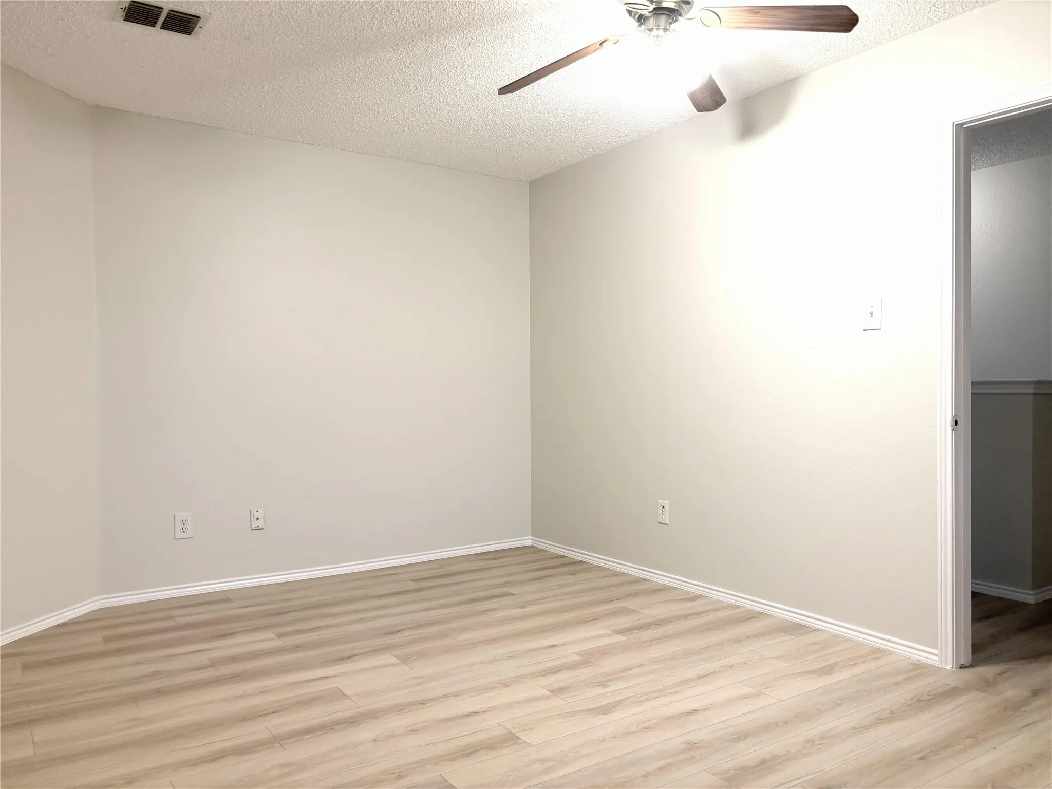 Single Family Residence For Rent in Collin County , 2521 Brinlee Branch Lane, Mc Kinney, Texas 75071, 3 Bedroom, 3 Bathroom, 2 Garage spaces, 2,307 Sqft, built in 2001, mls#21312910, Real Estate Agent in Mc Kinney, Homes For Rent in Collin county, Homes For Rent in Mc Kinney, Realtor in Mc Kinney Texas, Real Estate Brokerage Independent Realty Texas, Luminita Cordes Realtor