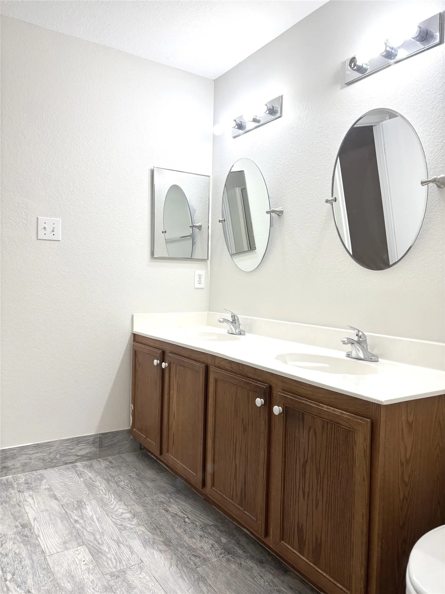 Single Family Residence For Rent in Collin County , 2521 Brinlee Branch Lane, Mc Kinney, Texas 75071, 3 Bedroom, 3 Bathroom, 2 Garage spaces, 2,307 Sqft, built in 2001, mls#21312910, Real Estate Agent in Mc Kinney, Homes For Rent in Collin county, Homes For Rent in Mc Kinney, Realtor in Mc Kinney Texas, Real Estate Brokerage Independent Realty Texas, Luminita Cordes Realtor