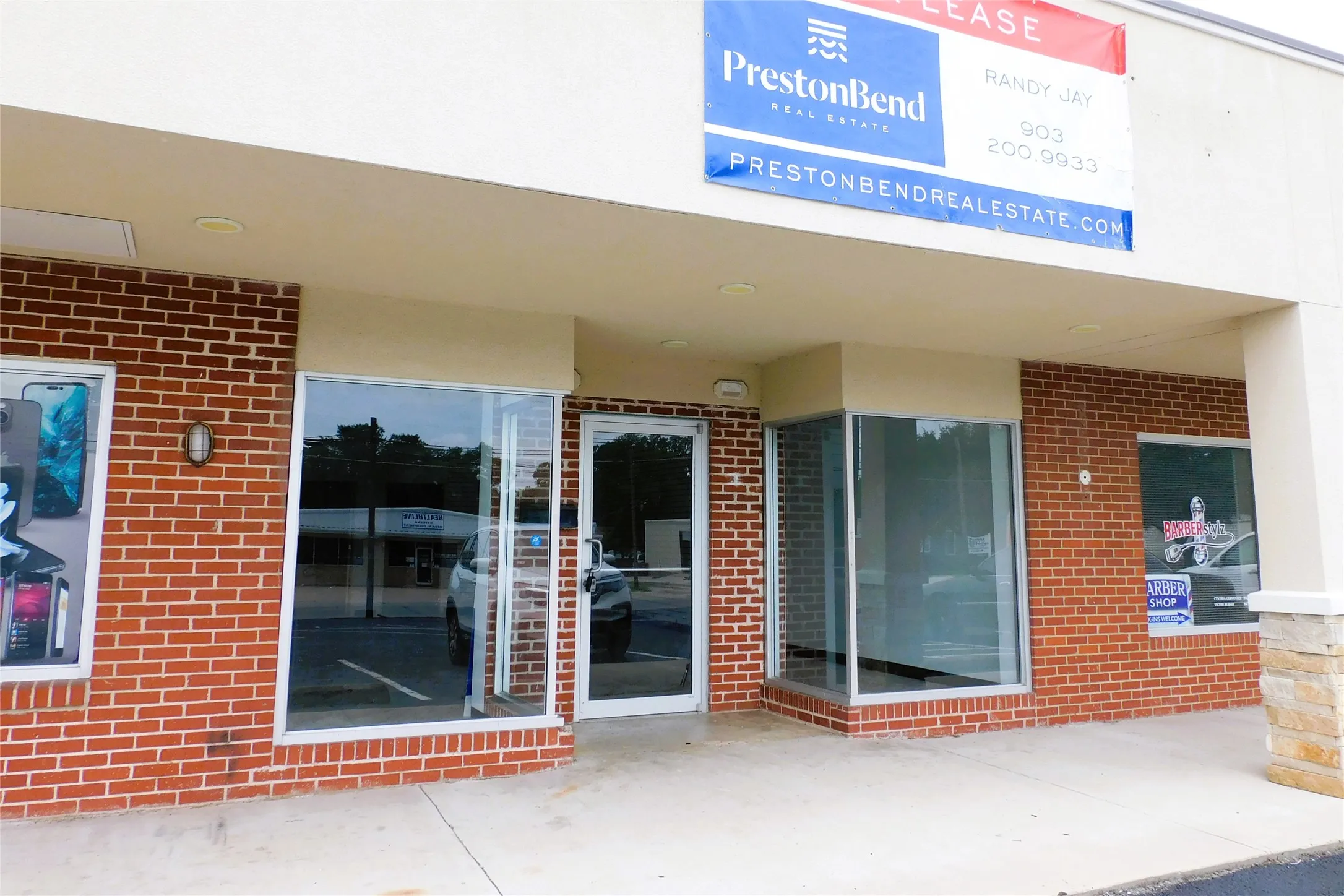 Retail For Rent in Grayson County , 1421 W Houston Street, Sherman, Texas 75092, 0, 0, Garage spaces, 0 Sqft, built in 1970, mls#21312911, Real Estate Agent in Sherman, Homes For Rent in Grayson county, Homes For Rent in Sherman, Realtor in Sherman Texas, Real Estate Brokerage Independent Realty Texas, Luminita Cordes Realtor