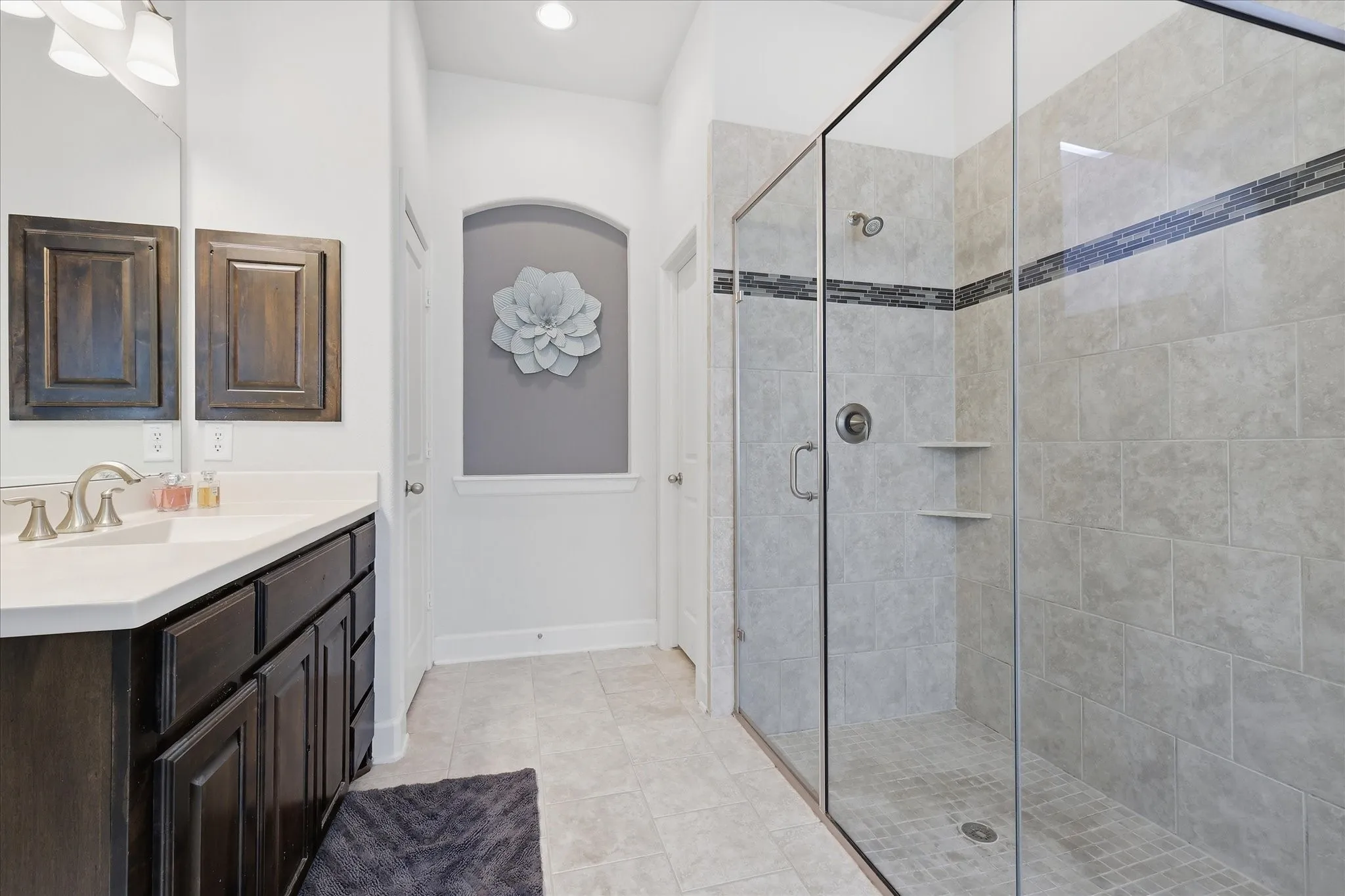 Single Family Residence For Sale in Denton County , 2713 Cole Castle Drive, Lewisville, Texas 75056, 4 Bedroom, 4 Bathroom, 2 Garage spaces, 3,423 Sqft, built in 2013, mls#21310621, Real Estate Agent in Lewisville, Homes For Sale in Denton county, Homes For Sale in Lewisville, Realtor in Lewisville Texas, Real Estate Brokerage Independent Realty Texas, Luminita Cordes Realtor