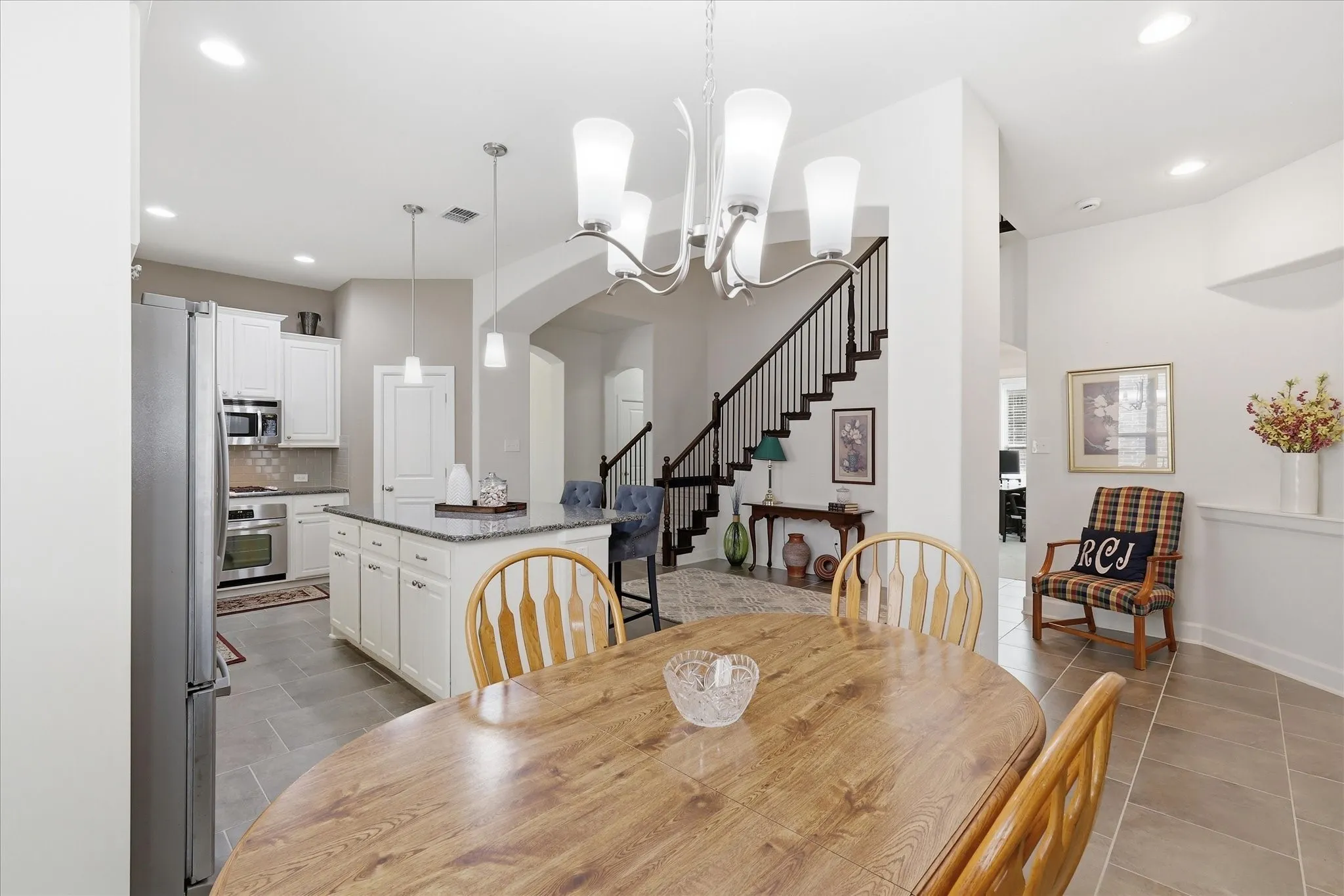 Single Family Residence For Sale in Denton County , 2713 Cole Castle Drive, Lewisville, Texas 75056, 4 Bedroom, 4 Bathroom, 2 Garage spaces, 3,423 Sqft, built in 2013, mls#21310621, Real Estate Agent in Lewisville, Homes For Sale in Denton county, Homes For Sale in Lewisville, Realtor in Lewisville Texas, Real Estate Brokerage Independent Realty Texas, Luminita Cordes Realtor