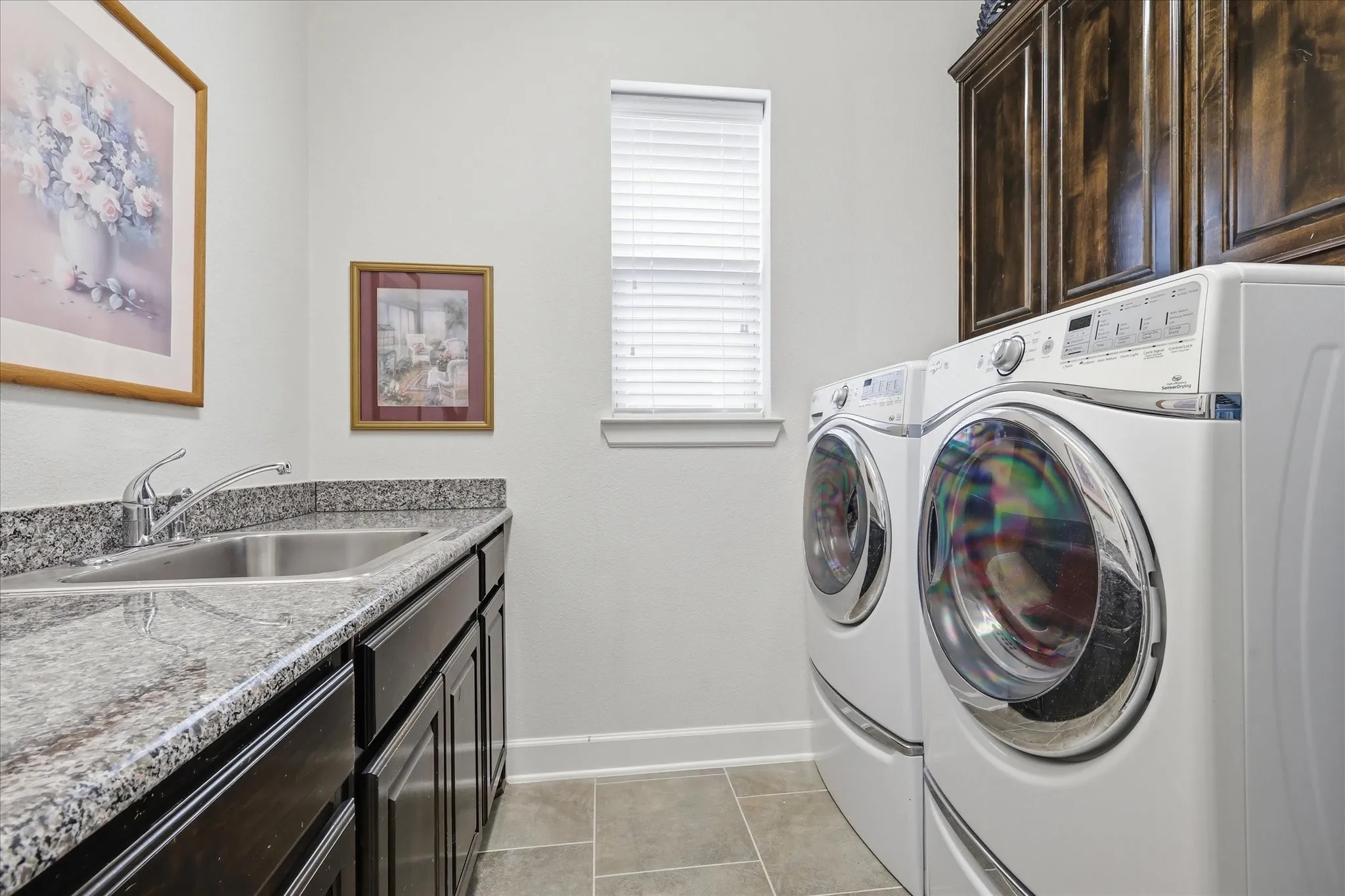 Single Family Residence For Sale in Denton County , 2713 Cole Castle Drive, Lewisville, Texas 75056, 4 Bedroom, 4 Bathroom, 2 Garage spaces, 3,423 Sqft, built in 2013, mls#21310621, Real Estate Agent in Lewisville, Homes For Sale in Denton county, Homes For Sale in Lewisville, Realtor in Lewisville Texas, Real Estate Brokerage Independent Realty Texas, Luminita Cordes Realtor
