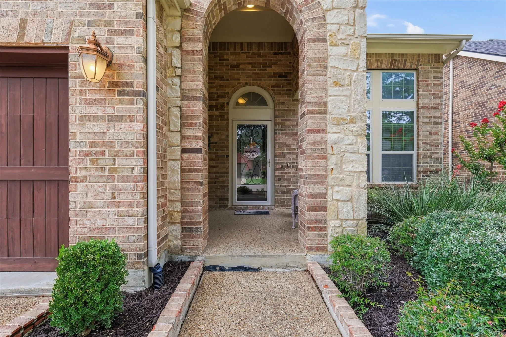 Single Family Residence For Sale in Denton County , 2713 Cole Castle Drive, Lewisville, Texas 75056, 4 Bedroom, 4 Bathroom, 2 Garage spaces, 3,423 Sqft, built in 2013, mls#21310621, Real Estate Agent in Lewisville, Homes For Sale in Denton county, Homes For Sale in Lewisville, Realtor in Lewisville Texas, Real Estate Brokerage Independent Realty Texas, Luminita Cordes Realtor