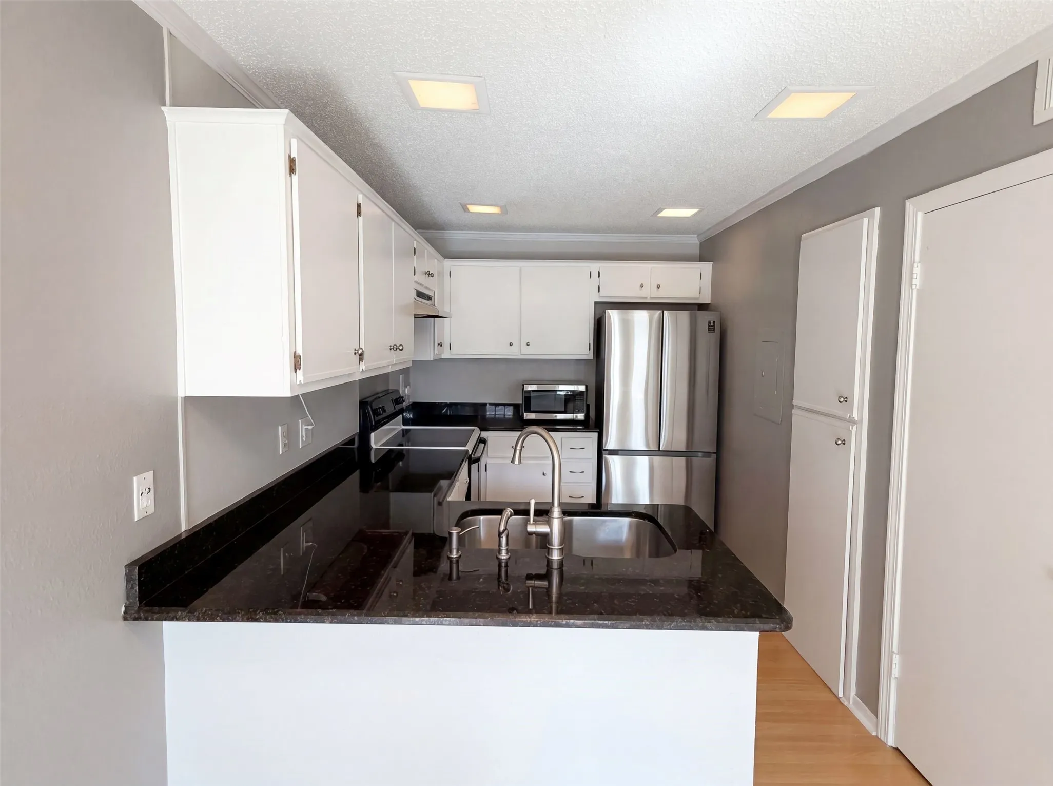 Condominium For Sale in Collin County , 4242 N Capistrano Drive 150, Dallas, Texas 75287, 2 Bedroom, 2 Bathroom, 1 Garage spaces, 1,217 Sqft, built in 1986, mls#21312914, Real Estate Agent in Dallas, Homes For Sale in Collin county, Homes For Sale in Dallas, Realtor in Dallas Texas, Real Estate Brokerage Independent Realty Texas, Luminita Cordes Realtor
