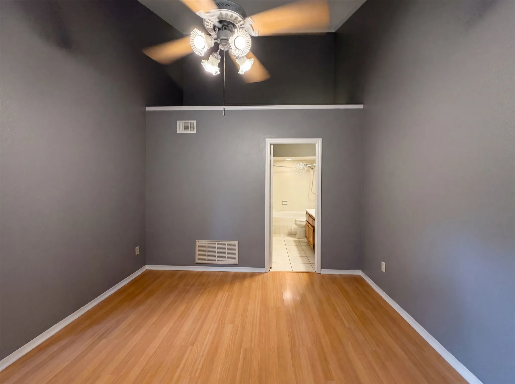 Condominium For Sale in Collin County , 4242 N Capistrano Drive 150, Dallas, Texas 75287, 2 Bedroom, 2 Bathroom, 1 Garage spaces, 1,217 Sqft, built in 1986, mls#21312914, Real Estate Agent in Dallas, Homes For Sale in Collin county, Homes For Sale in Dallas, Realtor in Dallas Texas, Real Estate Brokerage Independent Realty Texas, Luminita Cordes Realtor