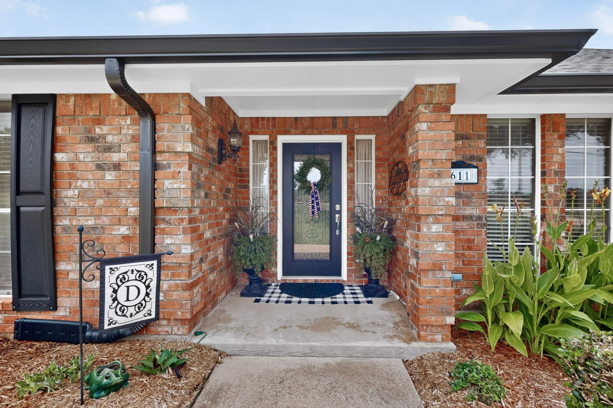 Single Family Residence For Sale in Kaufman County , 611 N Fm 740, Forney, Texas 75126, 4 Bedroom, 3 Bathroom, 2 Garage spaces, 2,749 Sqft, built in 1994, mls#21312230, Real Estate Agent in Forney, Homes For Sale in Kaufman county, Homes For Sale in Forney, Realtor in Forney Texas, Real Estate Brokerage Independent Realty Texas, Luminita Cordes Realtor