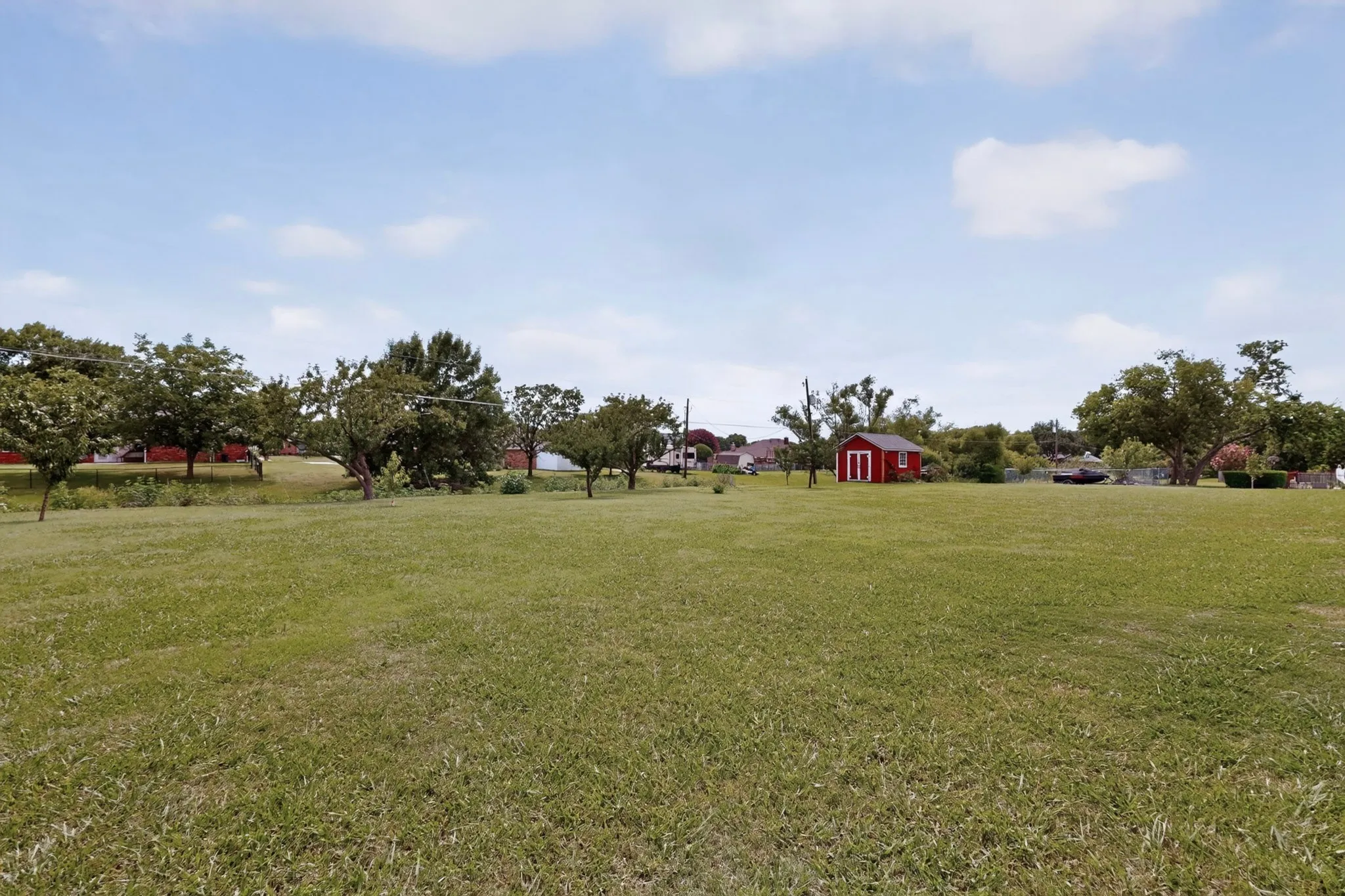 Single Family Residence For Sale in Kaufman County , 611 N Fm 740, Forney, Texas 75126, 4 Bedroom, 3 Bathroom, 2 Garage spaces, 2,749 Sqft, built in 1994, mls#21312230, Real Estate Agent in Forney, Homes For Sale in Kaufman county, Homes For Sale in Forney, Realtor in Forney Texas, Real Estate Brokerage Independent Realty Texas, Luminita Cordes Realtor