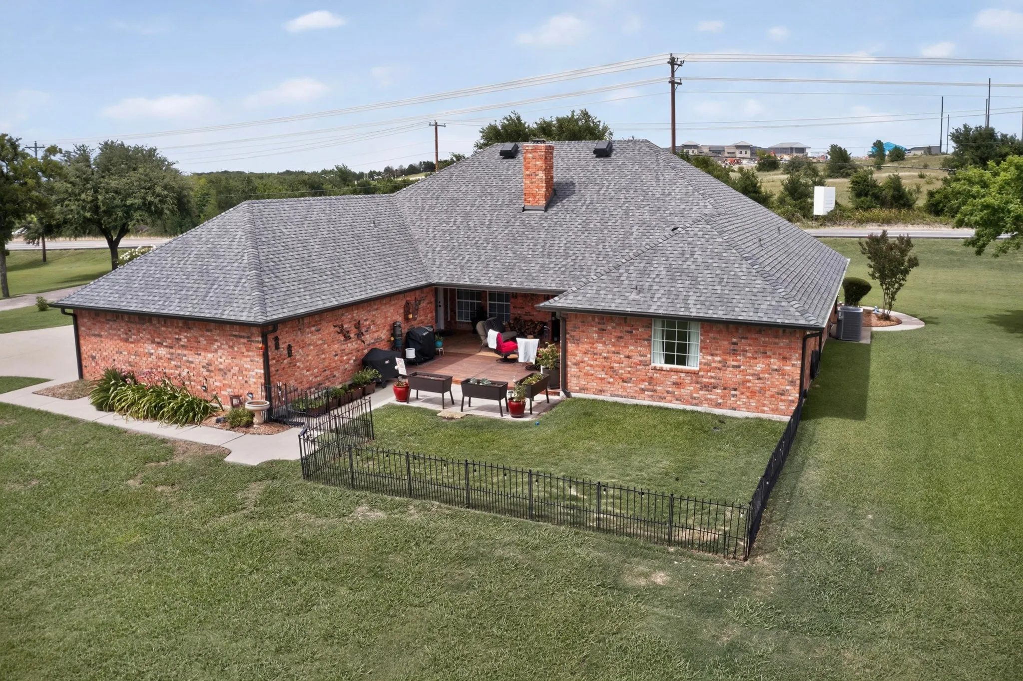 Single Family Residence For Sale in Kaufman County , 611 N Fm 740, Forney, Texas 75126, 4 Bedroom, 3 Bathroom, 2 Garage spaces, 2,749 Sqft, built in 1994, mls#21312230, Real Estate Agent in Forney, Homes For Sale in Kaufman county, Homes For Sale in Forney, Realtor in Forney Texas, Real Estate Brokerage Independent Realty Texas, Luminita Cordes Realtor