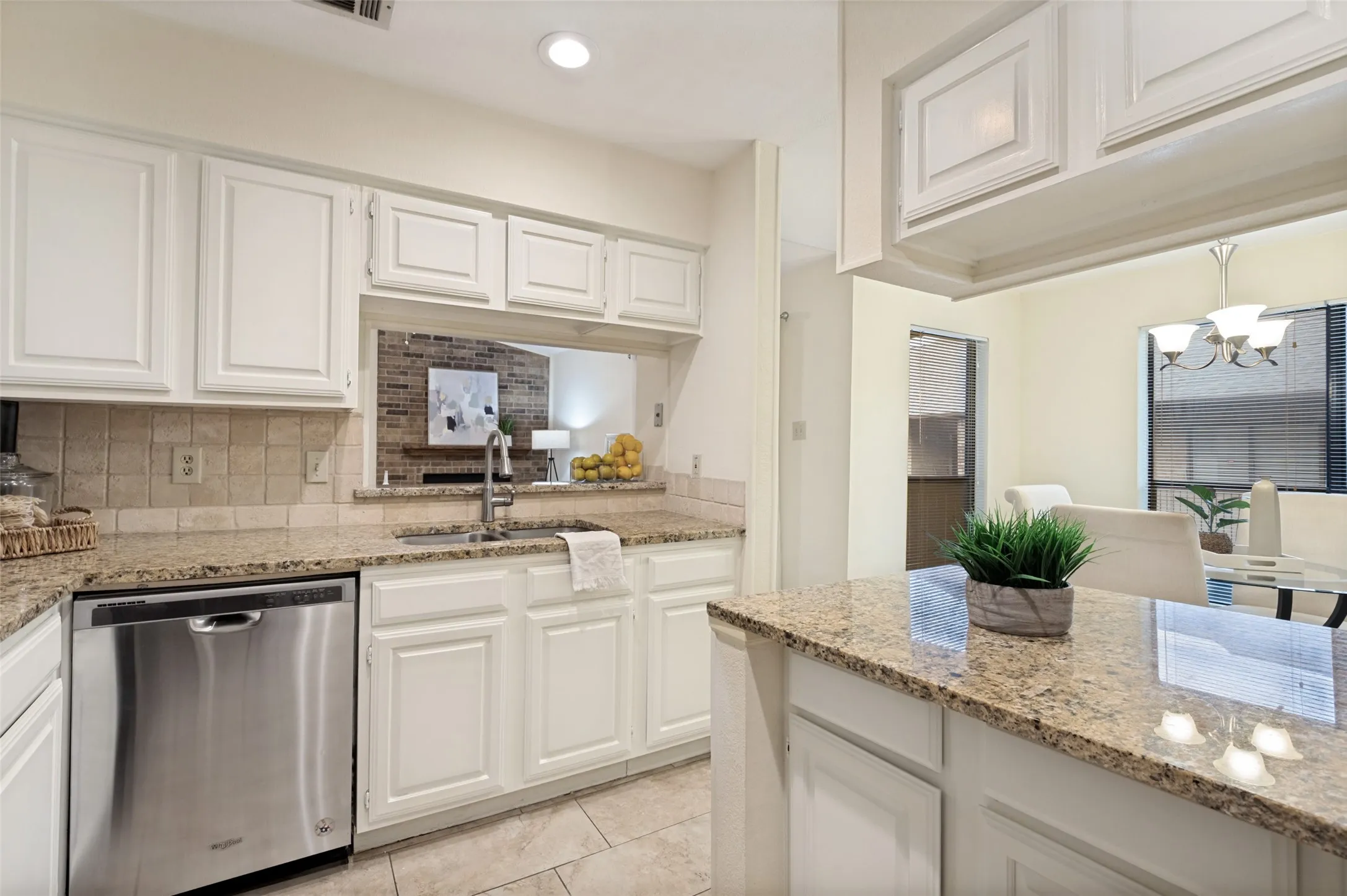 Condominium For Sale in Tarrant County , 1109 Calico Lane 1822, Arlington, Texas 76011, 2 Bedroom, 2 Bathroom, Garage spaces, 1,229 Sqft, built in 1981, mls#21312307, Real Estate Agent in Arlington, Homes For Sale in Tarrant county, Homes For Sale in Arlington, Realtor in Arlington Texas, Real Estate Brokerage Independent Realty Texas, Luminita Cordes Realtor
