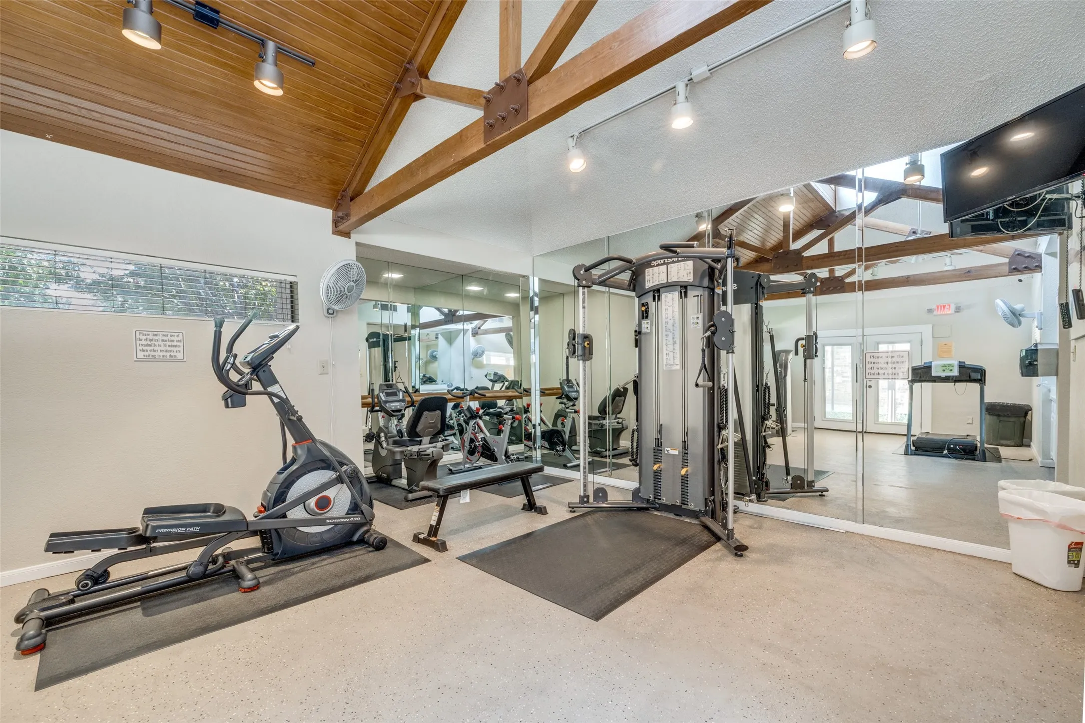 Condominium For Sale in Tarrant County , 1109 Calico Lane 1822, Arlington, Texas 76011, 2 Bedroom, 2 Bathroom, Garage spaces, 1,229 Sqft, built in 1981, mls#21312307, Real Estate Agent in Arlington, Homes For Sale in Tarrant county, Homes For Sale in Arlington, Realtor in Arlington Texas, Real Estate Brokerage Independent Realty Texas, Luminita Cordes Realtor
