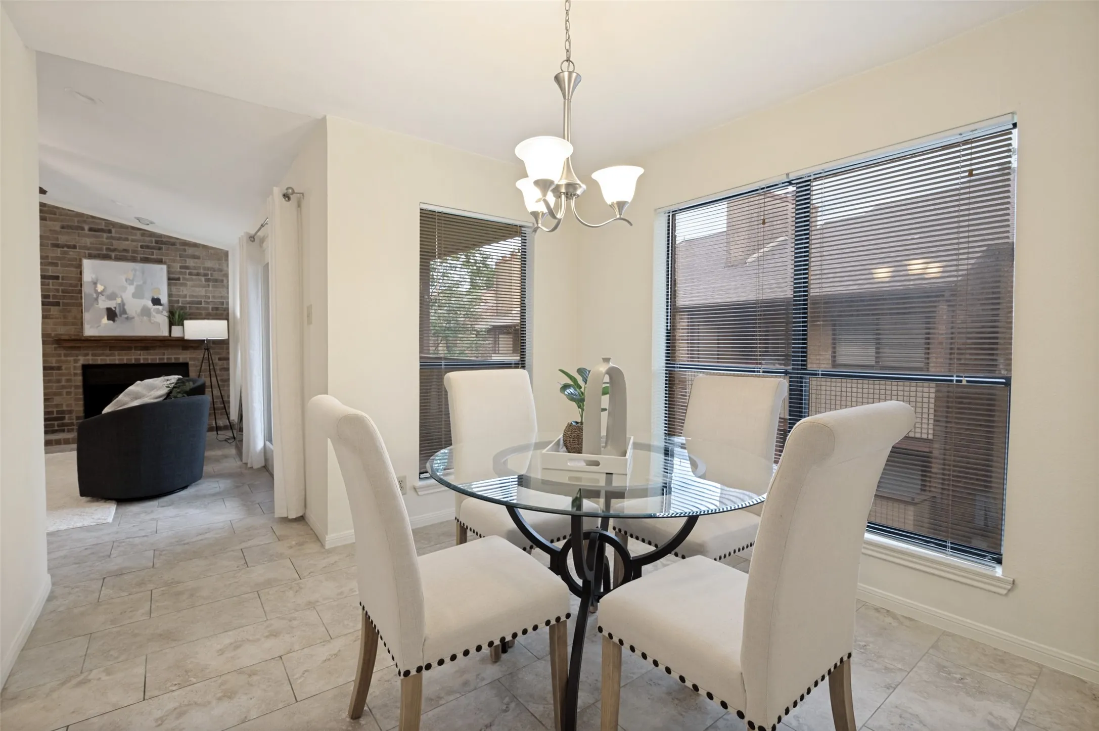 Condominium For Sale in Tarrant County , 1109 Calico Lane 1822, Arlington, Texas 76011, 2 Bedroom, 2 Bathroom, Garage spaces, 1,229 Sqft, built in 1981, mls#21312307, Real Estate Agent in Arlington, Homes For Sale in Tarrant county, Homes For Sale in Arlington, Realtor in Arlington Texas, Real Estate Brokerage Independent Realty Texas, Luminita Cordes Realtor