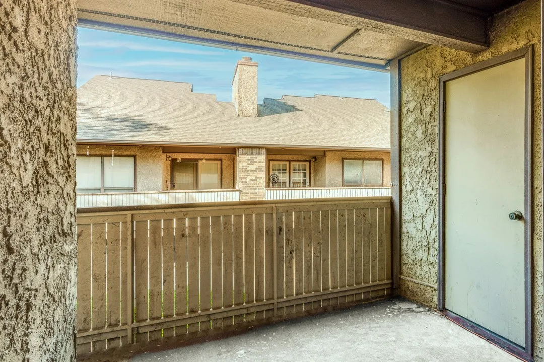Condominium For Sale in Tarrant County , 1109 Calico Lane 1822, Arlington, Texas 76011, 2 Bedroom, 2 Bathroom, Garage spaces, 1,229 Sqft, built in 1981, mls#21312307, Real Estate Agent in Arlington, Homes For Sale in Tarrant county, Homes For Sale in Arlington, Realtor in Arlington Texas, Real Estate Brokerage Independent Realty Texas, Luminita Cordes Realtor