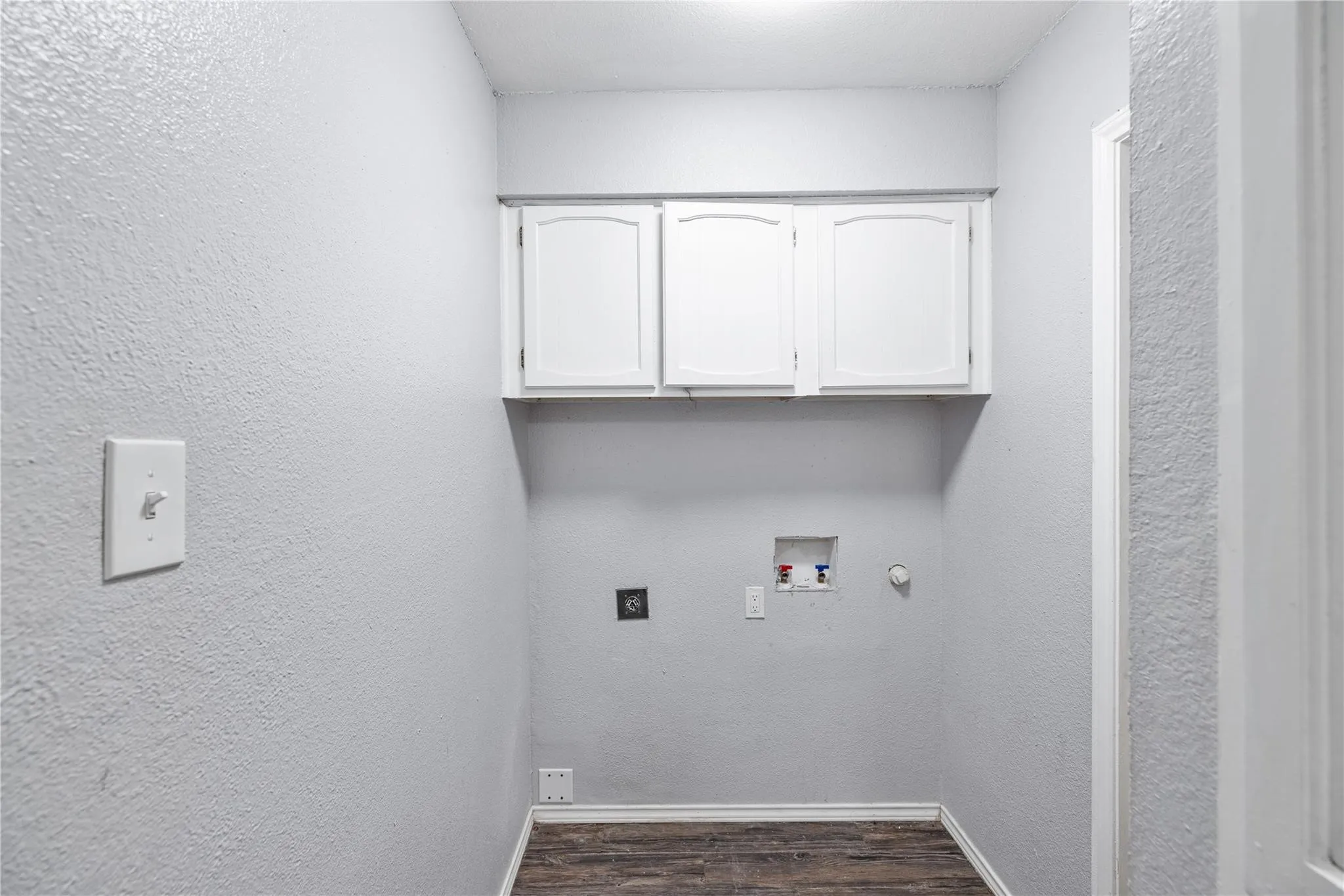 Duplex For Sale in Tarrant County , 107 Ray Street, Arlington, Texas 76010, 4 Bedroom, 2 Bathroom, Garage spaces, 0 Sqft, built in 1980, mls#21312935, Real Estate Agent in Arlington, Homes For Sale in Tarrant county, Homes For Sale in Arlington, Realtor in Arlington Texas, Real Estate Brokerage Independent Realty Texas, Luminita Cordes Realtor