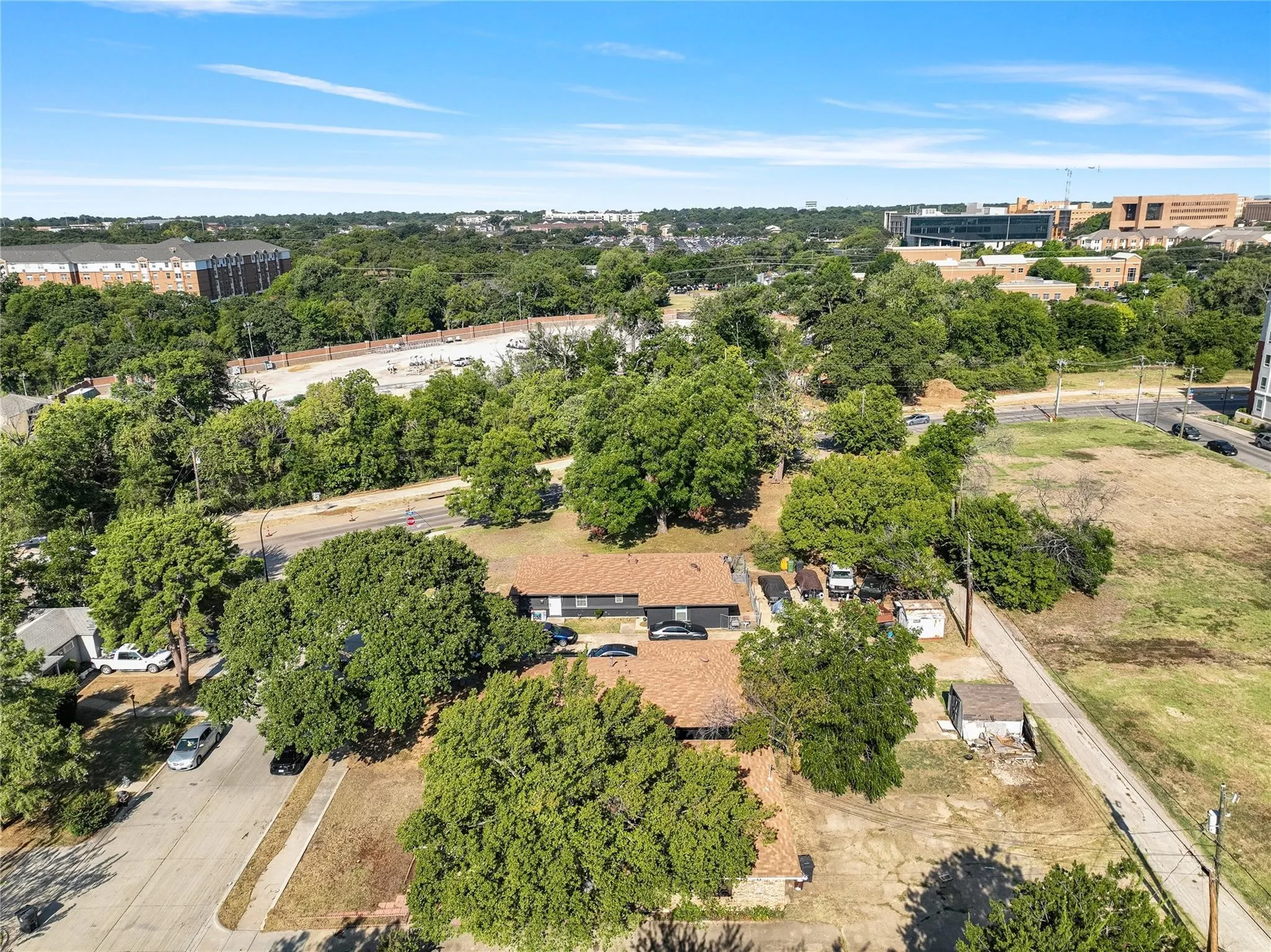 Duplex For Sale in Tarrant County , 107 Ray Street, Arlington, Texas 76010, 4 Bedroom, 2 Bathroom, Garage spaces, 0 Sqft, built in 1980, mls#21312935, Real Estate Agent in Arlington, Homes For Sale in Tarrant county, Homes For Sale in Arlington, Realtor in Arlington Texas, Real Estate Brokerage Independent Realty Texas, Luminita Cordes Realtor