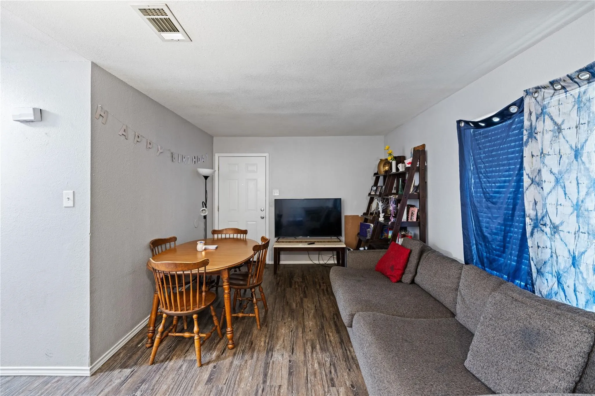 Duplex For Sale in Tarrant County , 107 Ray Street, Arlington, Texas 76010, 4 Bedroom, 2 Bathroom, Garage spaces, 0 Sqft, built in 1980, mls#21312935, Real Estate Agent in Arlington, Homes For Sale in Tarrant county, Homes For Sale in Arlington, Realtor in Arlington Texas, Real Estate Brokerage Independent Realty Texas, Luminita Cordes Realtor