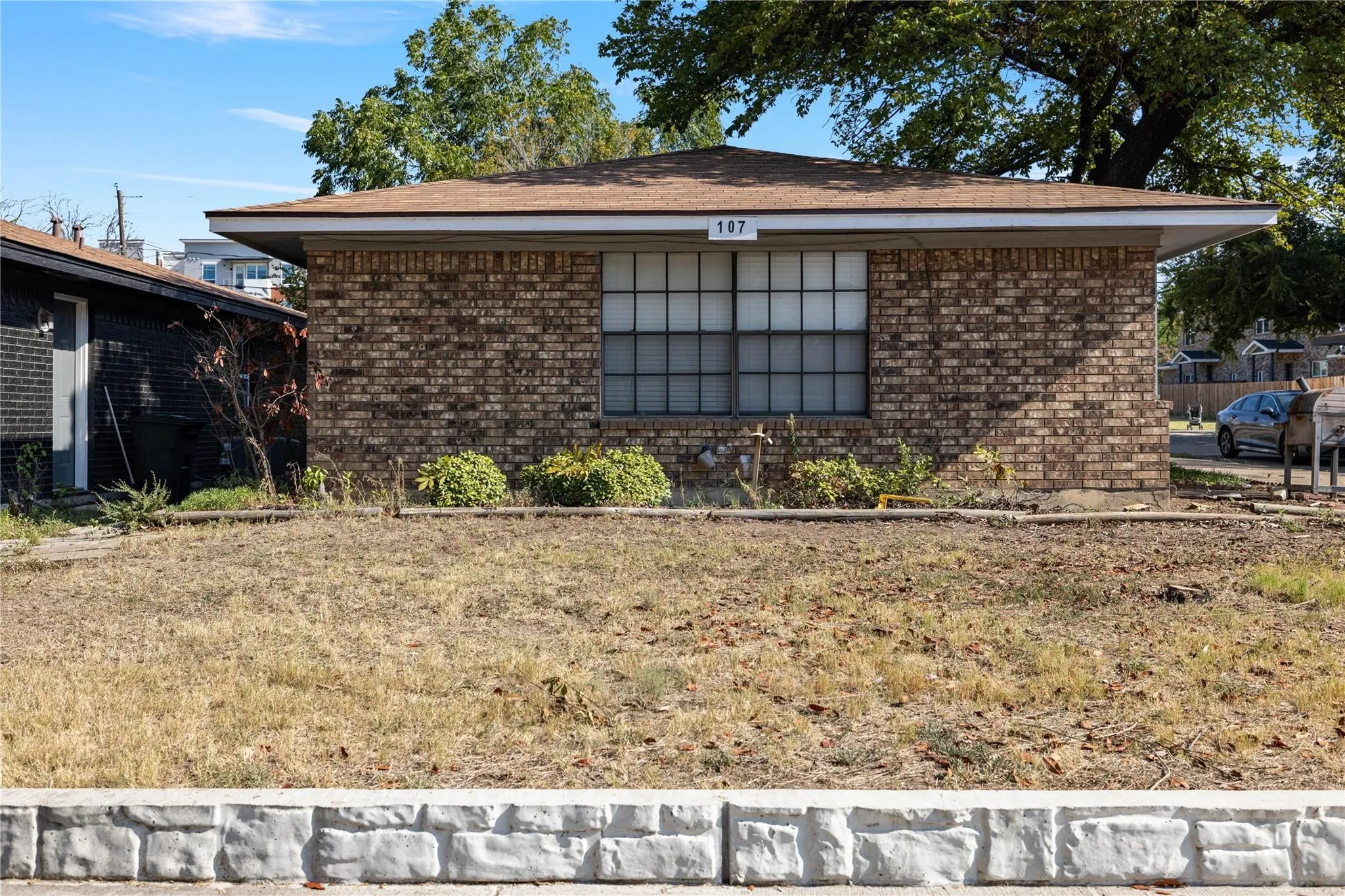 Duplex For Sale in Tarrant County , 107 Ray Street, Arlington, Texas 76010, 4 Bedroom, 2 Bathroom, Garage spaces, 0 Sqft, built in 1980, mls#21312935, Real Estate Agent in Arlington, Homes For Sale in Tarrant county, Homes For Sale in Arlington, Realtor in Arlington Texas, Real Estate Brokerage Independent Realty Texas, Luminita Cordes Realtor