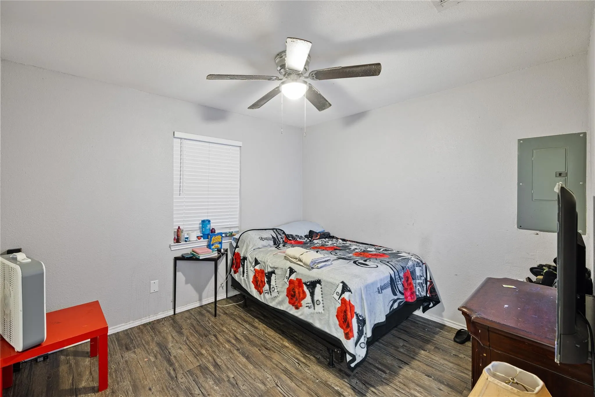 Duplex For Sale in Tarrant County , 107 Ray Street, Arlington, Texas 76010, 4 Bedroom, 2 Bathroom, Garage spaces, 0 Sqft, built in 1980, mls#21312935, Real Estate Agent in Arlington, Homes For Sale in Tarrant county, Homes For Sale in Arlington, Realtor in Arlington Texas, Real Estate Brokerage Independent Realty Texas, Luminita Cordes Realtor