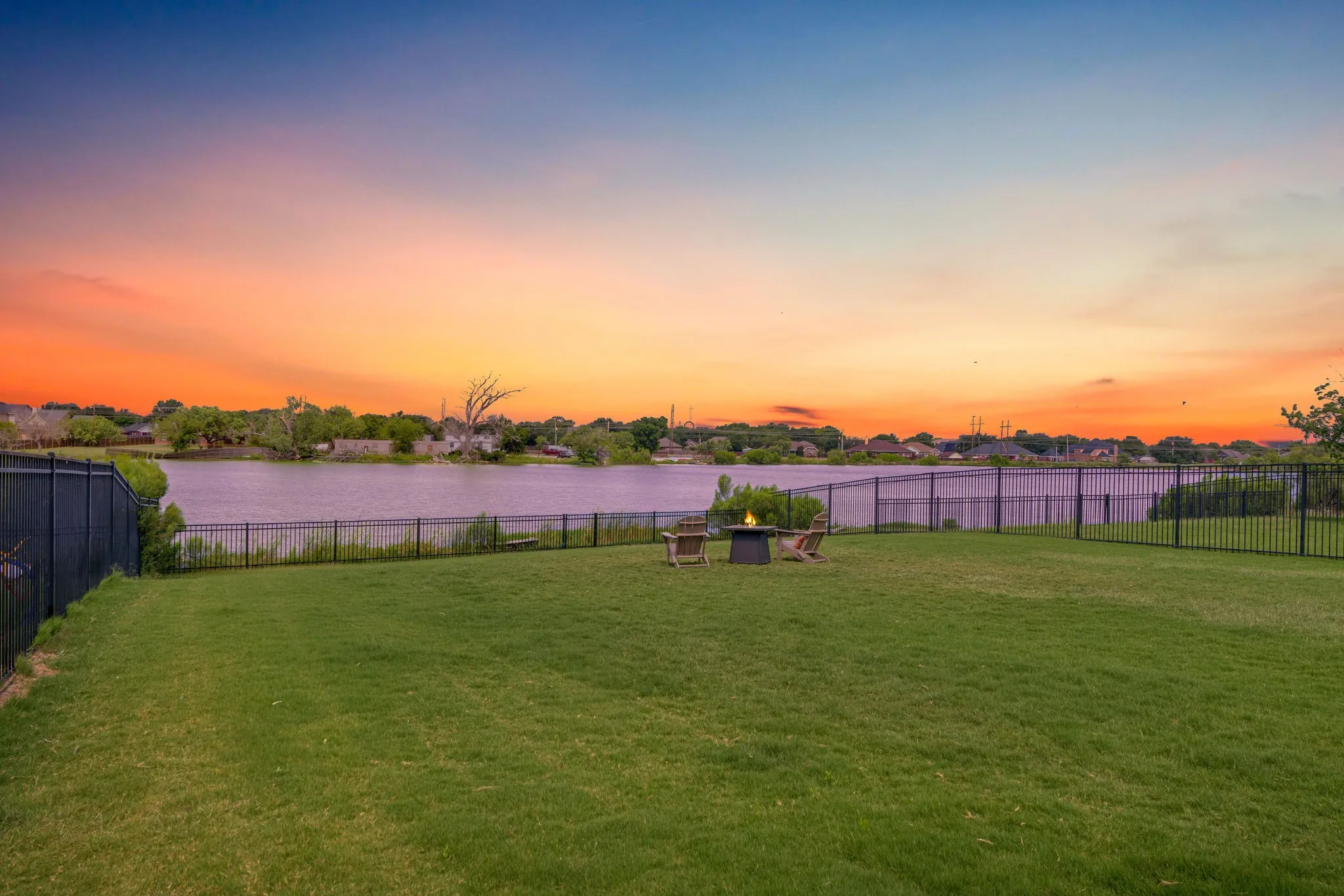 RELAX IN YOUR OWN BACKYARD!