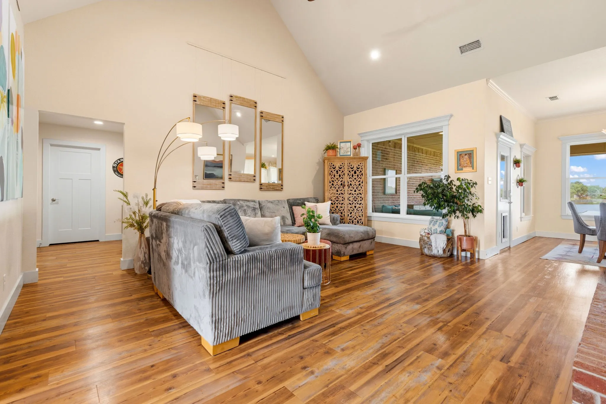 Single Family Residence For Sale in Taylor County , 1710 Urban Avenue, Abilene, Texas 79601, 4 Bedroom, 3 Bathroom, 2 Garage spaces, 2,353 Sqft, built in 2019, mls#21312343, Real Estate Agent in Abilene, Homes For Sale in Taylor county, Homes For Sale in Abilene, Realtor in Abilene Texas, Real Estate Brokerage Independent Realty Texas, Luminita Cordes Realtor