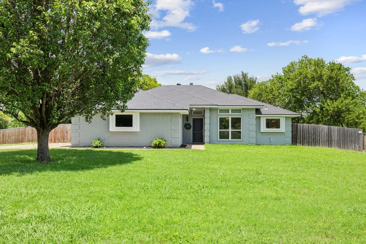 Single Family Residence For Sale in Mc Lennan County , 740 Castleman Creek Road, Hewitt, Texas 76643, 3 Bedroom, 2 Bathroom, 2 Garage spaces, 1,650 Sqft, built in 1988, mls#21312511, Real Estate Agent in Hewitt, Homes For Sale in Mc Lennan county, Homes For Sale in Hewitt, Realtor in Hewitt Texas, Real Estate Brokerage Independent Realty Texas, Luminita Cordes Realtor