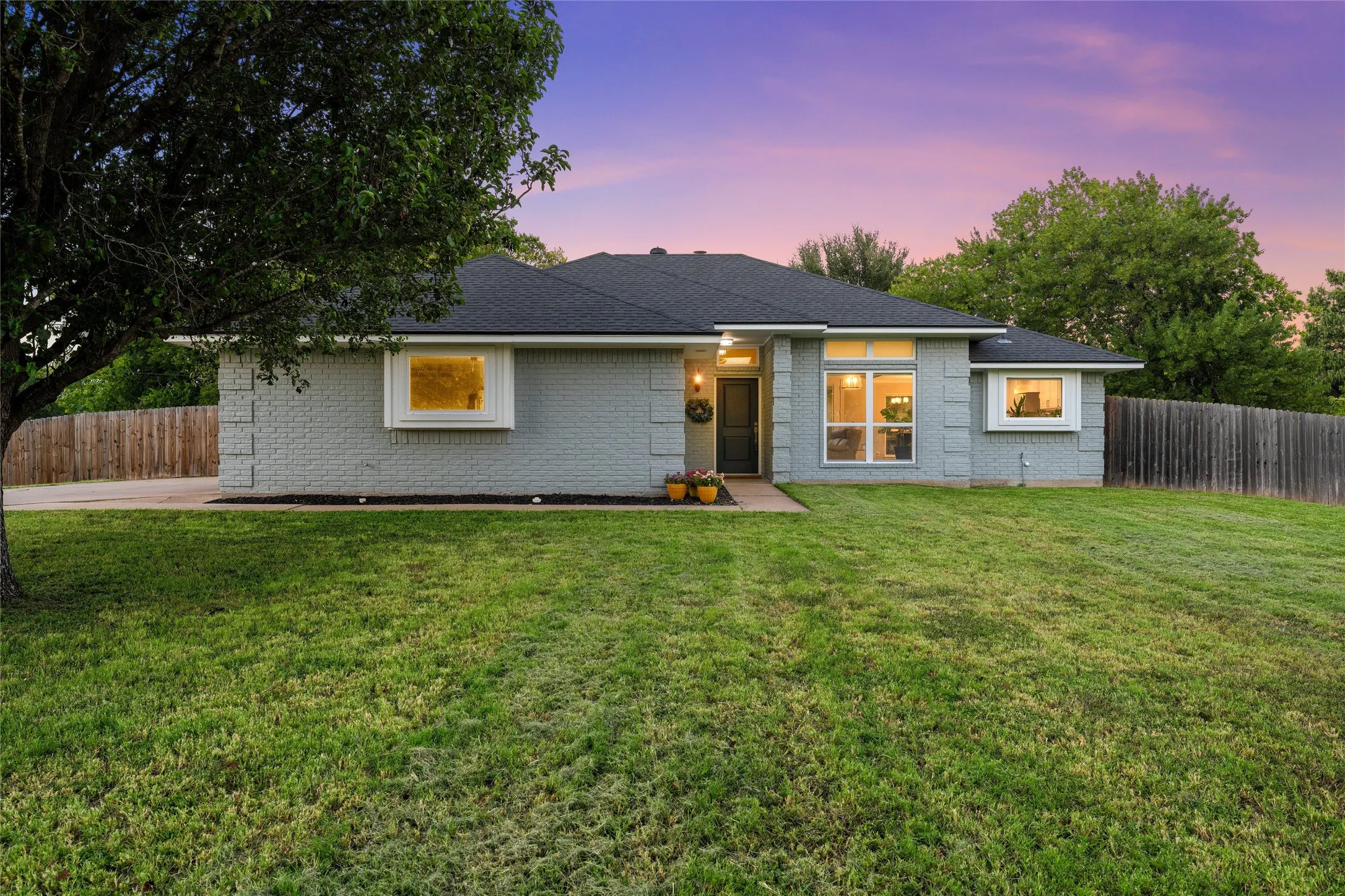 Single Family Residence For Sale in Mc Lennan County , 740 Castleman Creek Road, Hewitt, Texas 76643, 3 Bedroom, 2 Bathroom, 2 Garage spaces, 1,650 Sqft, built in 1988, mls#21312511, Real Estate Agent in Hewitt, Homes For Sale in Mc Lennan county, Homes For Sale in Hewitt, Realtor in Hewitt Texas, Real Estate Brokerage Independent Realty Texas, Luminita Cordes Realtor