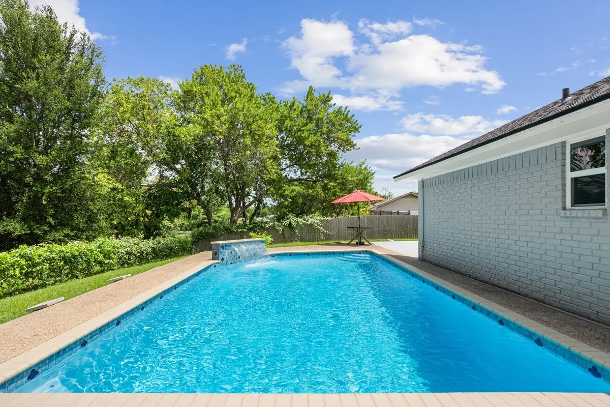 Single Family Residence For Sale in Mc Lennan County , 740 Castleman Creek Road, Hewitt, Texas 76643, 3 Bedroom, 2 Bathroom, 2 Garage spaces, 1,650 Sqft, built in 1988, mls#21312511, Real Estate Agent in Hewitt, Homes For Sale in Mc Lennan county, Homes For Sale in Hewitt, Realtor in Hewitt Texas, Real Estate Brokerage Independent Realty Texas, Luminita Cordes Realtor