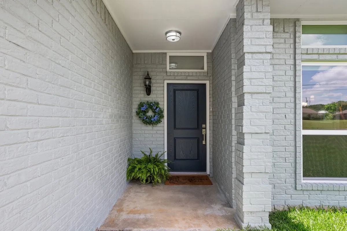 Single Family Residence For Sale in Mc Lennan County , 740 Castleman Creek Road, Hewitt, Texas 76643, 3 Bedroom, 2 Bathroom, 2 Garage spaces, 1,650 Sqft, built in 1988, mls#21312511, Real Estate Agent in Hewitt, Homes For Sale in Mc Lennan county, Homes For Sale in Hewitt, Realtor in Hewitt Texas, Real Estate Brokerage Independent Realty Texas, Luminita Cordes Realtor