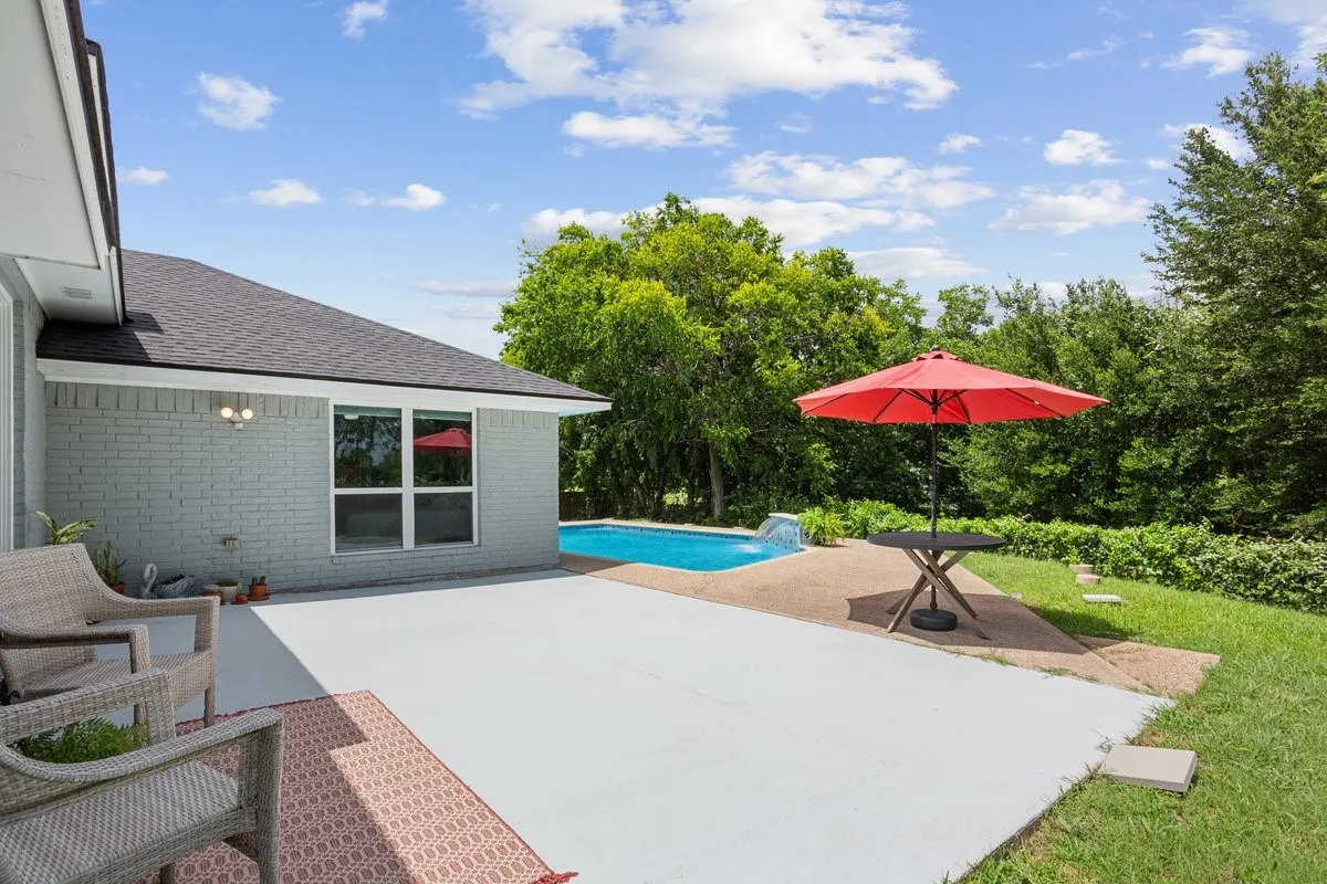 Single Family Residence For Sale in Mc Lennan County , 740 Castleman Creek Road, Hewitt, Texas 76643, 3 Bedroom, 2 Bathroom, 2 Garage spaces, 1,650 Sqft, built in 1988, mls#21312511, Real Estate Agent in Hewitt, Homes For Sale in Mc Lennan county, Homes For Sale in Hewitt, Realtor in Hewitt Texas, Real Estate Brokerage Independent Realty Texas, Luminita Cordes Realtor