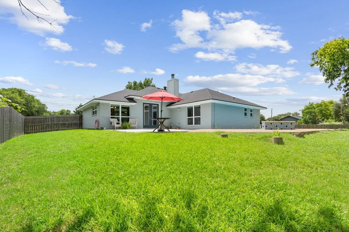 Single Family Residence For Sale in Mc Lennan County , 740 Castleman Creek Road, Hewitt, Texas 76643, 3 Bedroom, 2 Bathroom, 2 Garage spaces, 1,650 Sqft, built in 1988, mls#21312511, Real Estate Agent in Hewitt, Homes For Sale in Mc Lennan county, Homes For Sale in Hewitt, Realtor in Hewitt Texas, Real Estate Brokerage Independent Realty Texas, Luminita Cordes Realtor