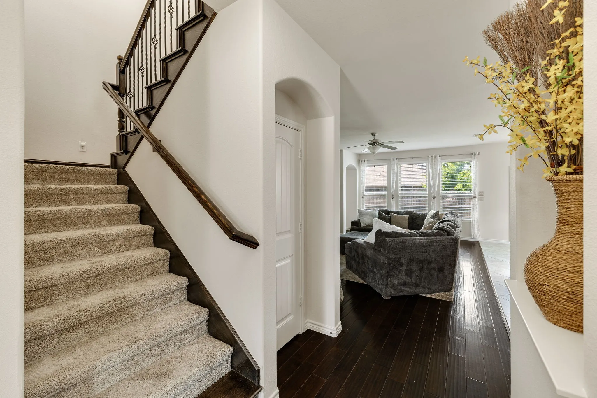 Single Family Residence For Sale in Denton County , 1017 Rose Garden Drive, Little Elm, Texas 75068, 4 Bedroom, 3 Bathroom, 2 Garage spaces, 2,875 Sqft, built in 2015, mls#21311186, Real Estate Agent in Little Elm, Homes For Sale in Denton county, Homes For Sale in Little Elm, Realtor in Little Elm Texas, Real Estate Brokerage Independent Realty Texas, Luminita Cordes Realtor
