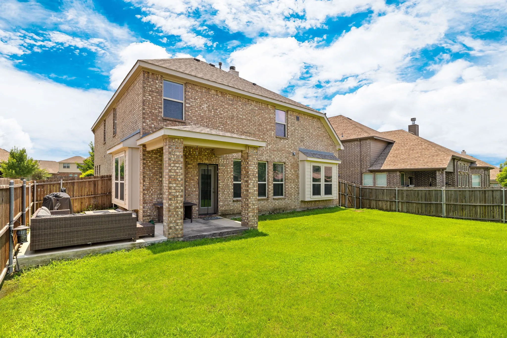 Single Family Residence For Sale in Denton County , 1017 Rose Garden Drive, Little Elm, Texas 75068, 4 Bedroom, 3 Bathroom, 2 Garage spaces, 2,875 Sqft, built in 2015, mls#21311186, Real Estate Agent in Little Elm, Homes For Sale in Denton county, Homes For Sale in Little Elm, Realtor in Little Elm Texas, Real Estate Brokerage Independent Realty Texas, Luminita Cordes Realtor
