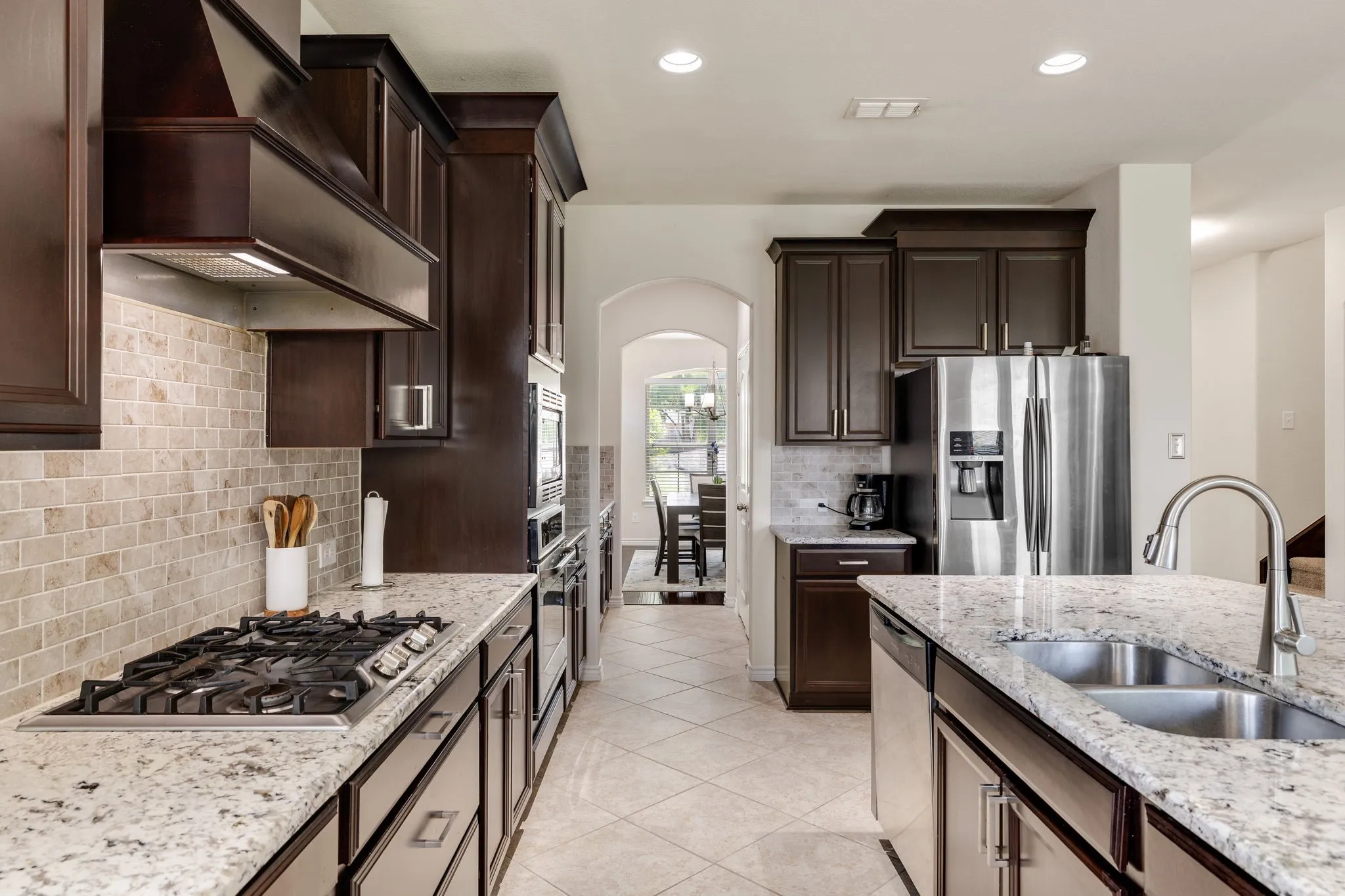 Single Family Residence For Sale in Denton County , 1017 Rose Garden Drive, Little Elm, Texas 75068, 4 Bedroom, 3 Bathroom, 2 Garage spaces, 2,875 Sqft, built in 2015, mls#21311186, Real Estate Agent in Little Elm, Homes For Sale in Denton county, Homes For Sale in Little Elm, Realtor in Little Elm Texas, Real Estate Brokerage Independent Realty Texas, Luminita Cordes Realtor