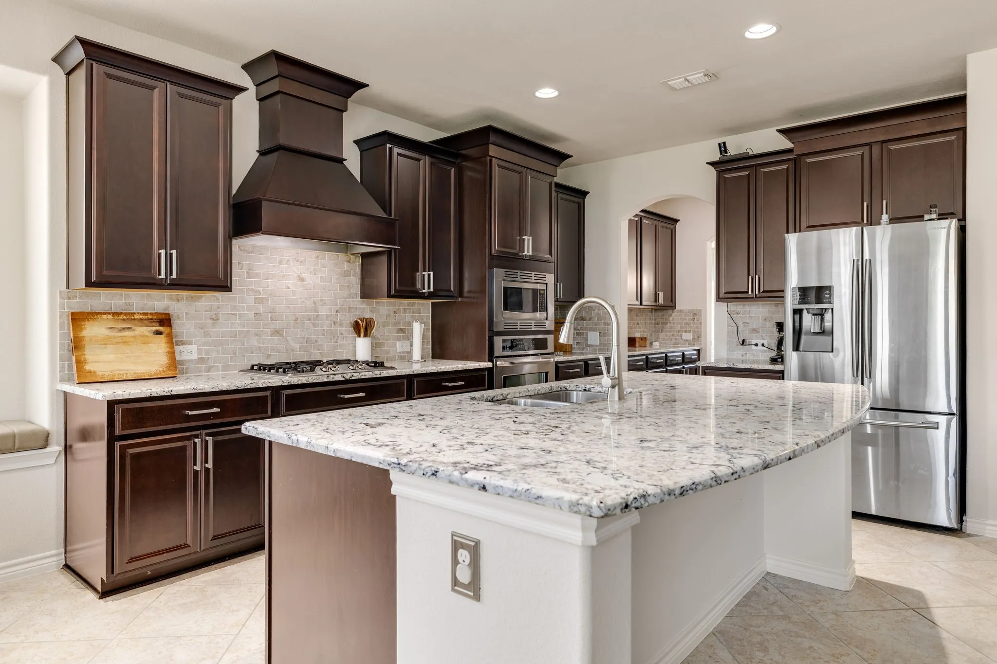 Single Family Residence For Sale in Denton County , 1017 Rose Garden Drive, Little Elm, Texas 75068, 4 Bedroom, 3 Bathroom, 2 Garage spaces, 2,875 Sqft, built in 2015, mls#21311186, Real Estate Agent in Little Elm, Homes For Sale in Denton county, Homes For Sale in Little Elm, Realtor in Little Elm Texas, Real Estate Brokerage Independent Realty Texas, Luminita Cordes Realtor
