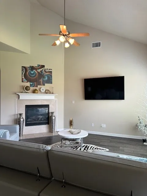 Single Family Residence For Sale in Dallas County , 1005 Trailwood Drive, De Soto, Texas 75115, 4 Bedroom, 3 Bathroom, 2 Garage spaces, 3,198 Sqft, built in 2011, mls#21308276, Real Estate Agent in De Soto, Homes For Sale in Dallas county, Homes For Sale in De Soto, Realtor in De Soto Texas, Real Estate Brokerage Independent Realty Texas, Luminita Cordes Realtor
