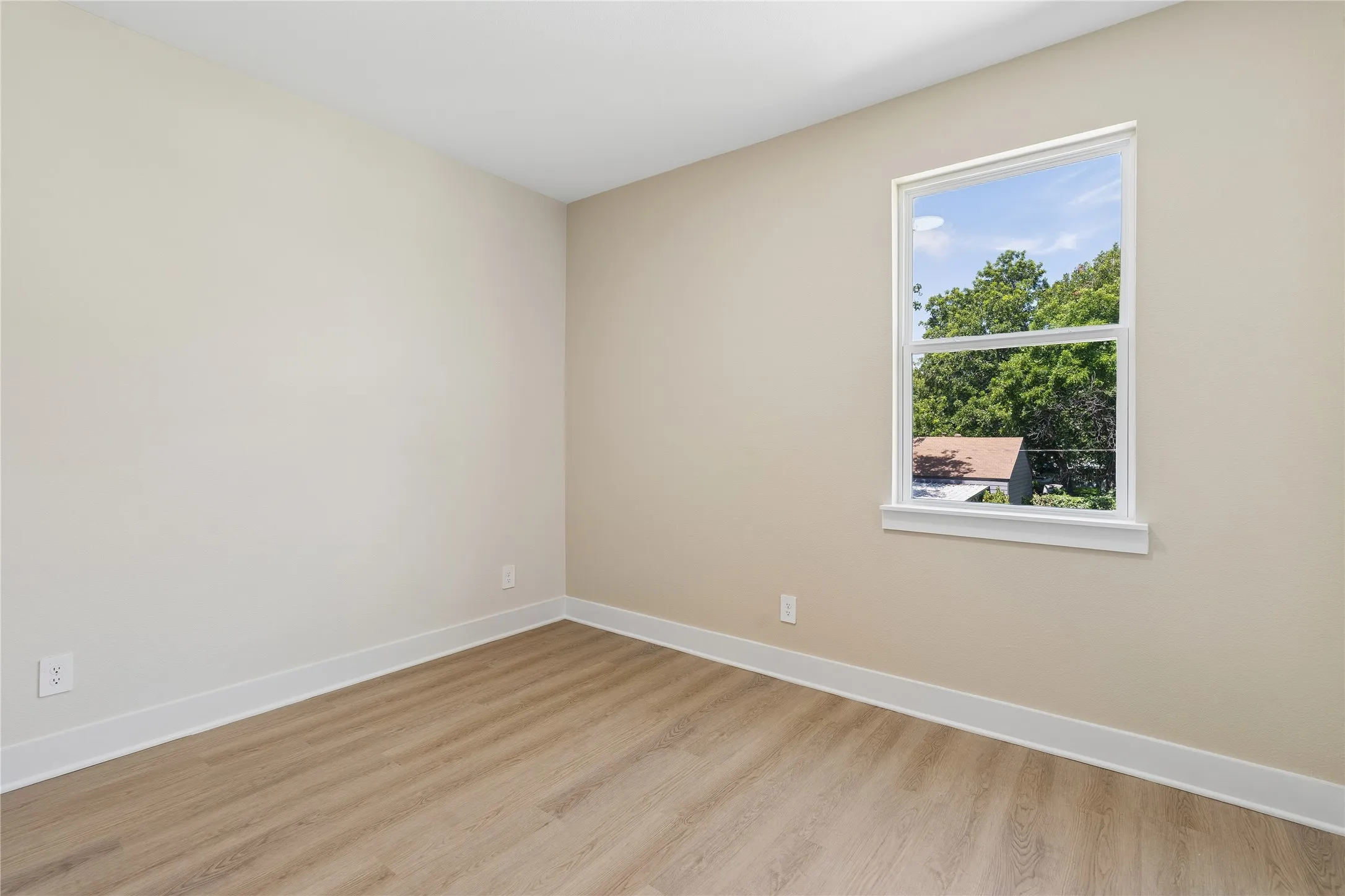 Duplex For Sale in Tarrant County , 132 Cottonwood Street, Fort Worth, Texas 76111, 8 Bedroom, 6 Bathroom, 2 Garage spaces, 3,304 Sqft, built in 2026, mls#21312891, Real Estate Agent in Fort Worth, Homes For Sale in Tarrant county, Homes For Sale in Fort Worth, Realtor in Fort Worth Texas, Real Estate Brokerage Independent Realty Texas, Luminita Cordes Realtor