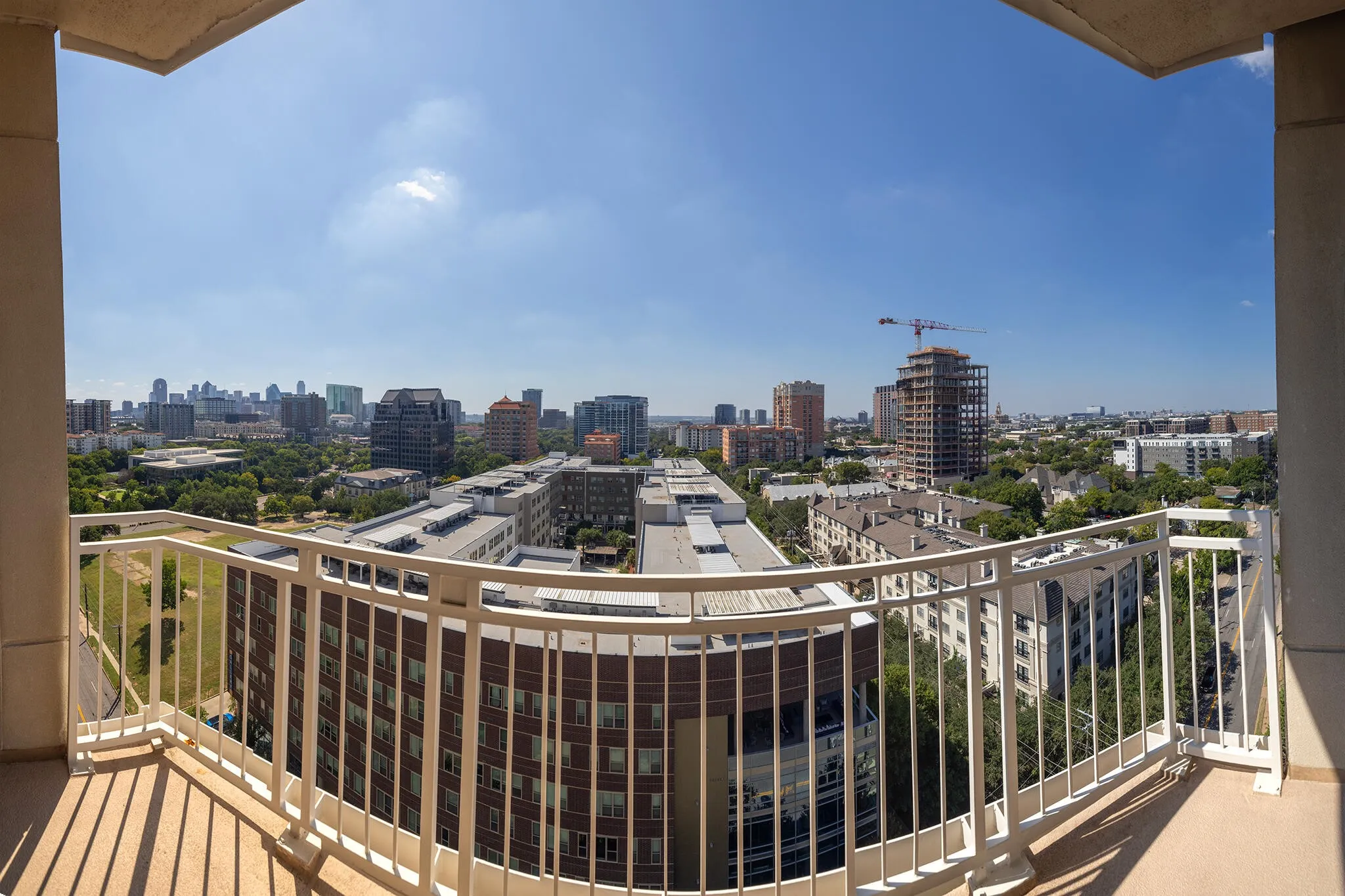 Condominium For Sale in Dallas County , 3225 Turtle Creek Boulevard 1422, Dallas, Texas 75219, 1 Bedroom, 1 Bathroom, 1 Garage spaces, 913 Sqft, built in 1998, mls#21312964, Real Estate Agent in Dallas, Homes For Sale in Dallas county, Homes For Sale in Dallas, Realtor in Dallas Texas, Real Estate Brokerage Independent Realty Texas, Luminita Cordes Realtor
