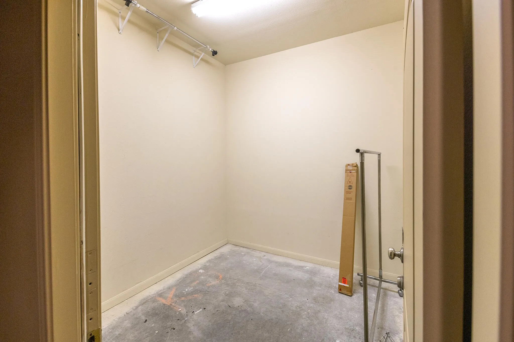 Condominium For Sale in Dallas County , 3225 Turtle Creek Boulevard 1422, Dallas, Texas 75219, 1 Bedroom, 1 Bathroom, 1 Garage spaces, 913 Sqft, built in 1998, mls#21312964, Real Estate Agent in Dallas, Homes For Sale in Dallas county, Homes For Sale in Dallas, Realtor in Dallas Texas, Real Estate Brokerage Independent Realty Texas, Luminita Cordes Realtor