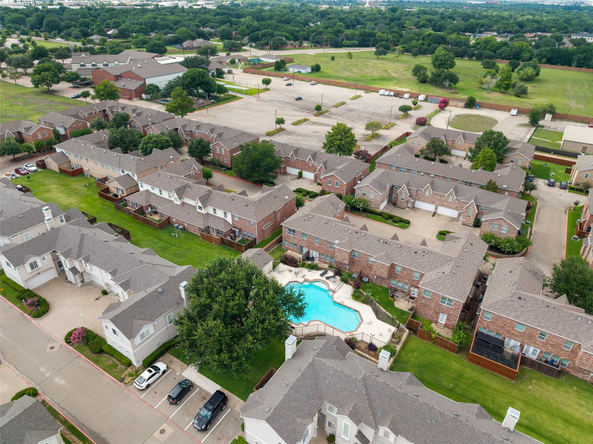 Townhouse For Sale in Collin County , 706 S Jupiter Road 1202, Allen, Texas 75002, 2 Bedroom, 3 Bathroom, 2 Garage spaces, 1,627 Sqft, built in 2006, mls#21304206, Real Estate Agent in Allen, Homes For Sale in Collin county, Homes For Sale in Allen, Realtor in Allen Texas, Real Estate Brokerage Independent Realty Texas, Luminita Cordes Realtor