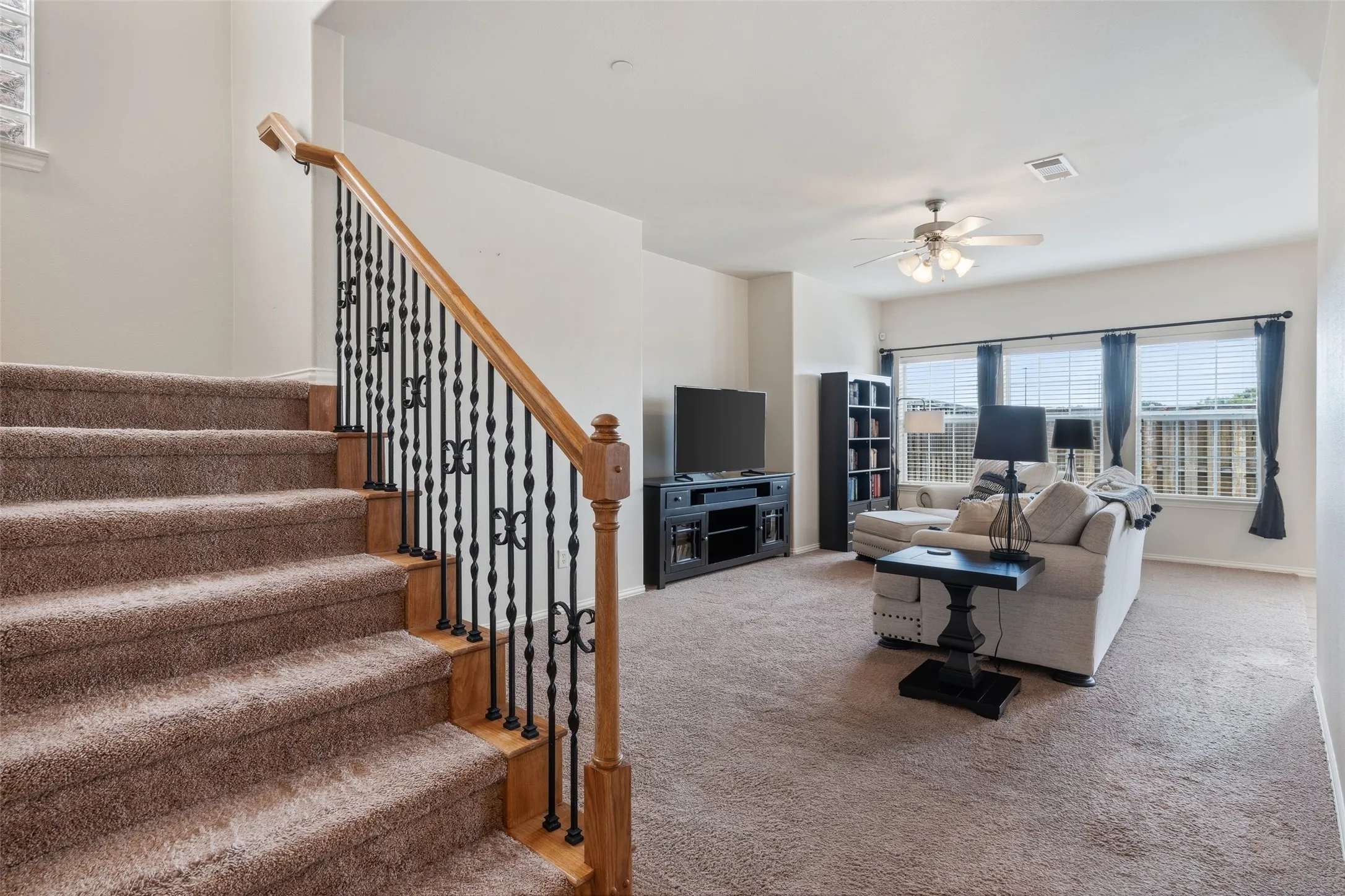 Townhouse For Sale in Collin County , 706 S Jupiter Road 1202, Allen, Texas 75002, 2 Bedroom, 3 Bathroom, 2 Garage spaces, 1,627 Sqft, built in 2006, mls#21304206, Real Estate Agent in Allen, Homes For Sale in Collin county, Homes For Sale in Allen, Realtor in Allen Texas, Real Estate Brokerage Independent Realty Texas, Luminita Cordes Realtor
