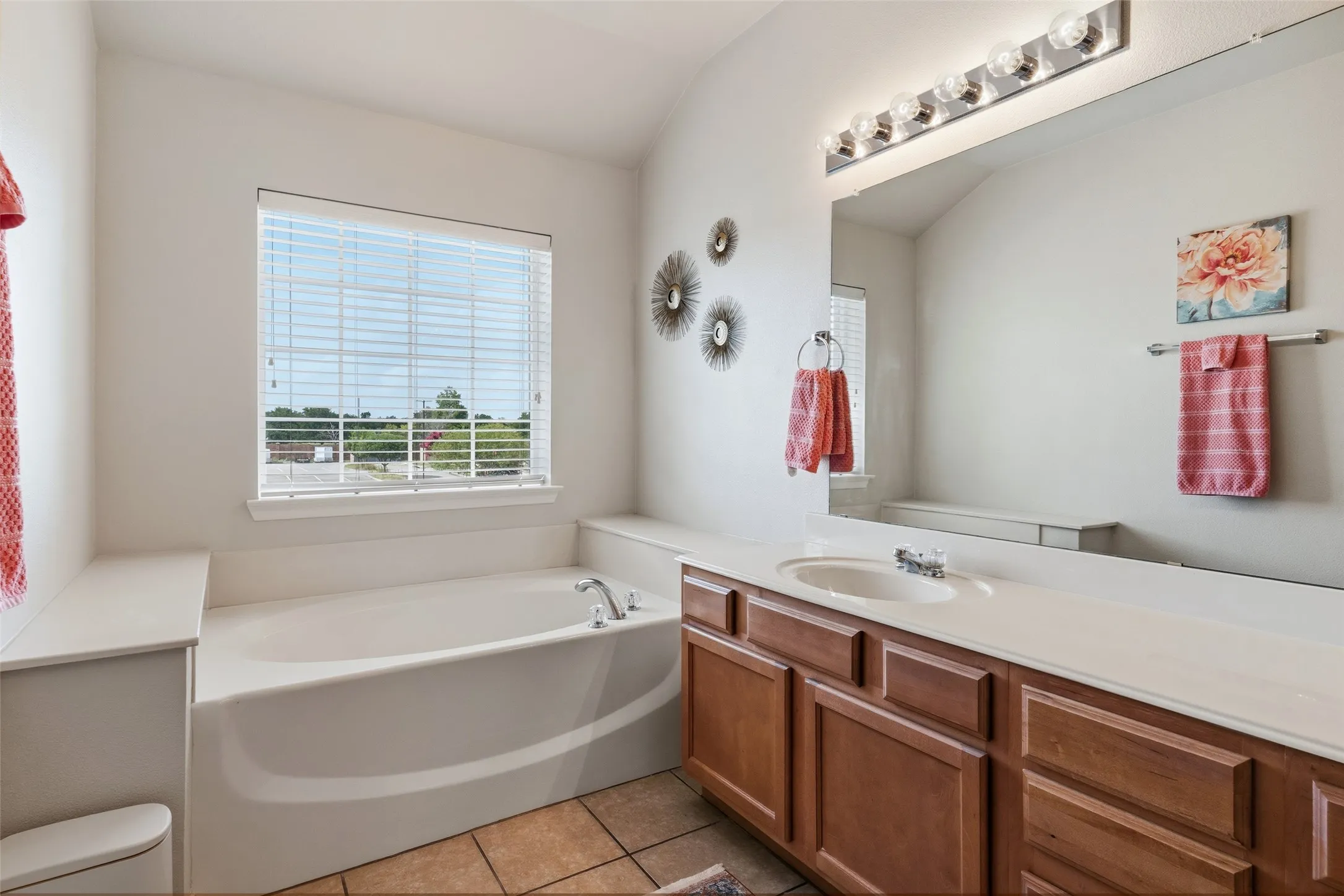 Townhouse For Sale in Collin County , 706 S Jupiter Road 1202, Allen, Texas 75002, 2 Bedroom, 3 Bathroom, 2 Garage spaces, 1,627 Sqft, built in 2006, mls#21304206, Real Estate Agent in Allen, Homes For Sale in Collin county, Homes For Sale in Allen, Realtor in Allen Texas, Real Estate Brokerage Independent Realty Texas, Luminita Cordes Realtor