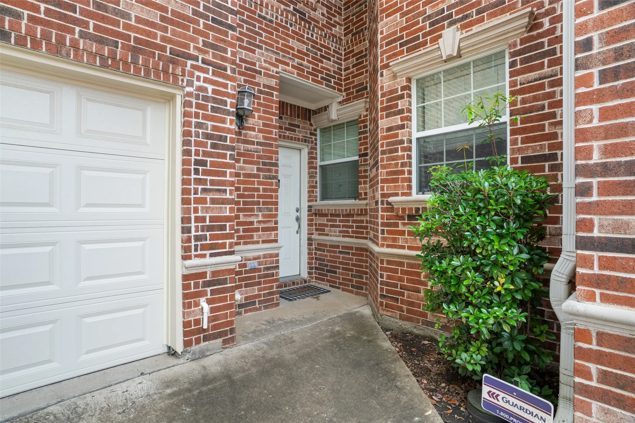 Townhouse For Sale in Collin County , 706 S Jupiter Road 1202, Allen, Texas 75002, 2 Bedroom, 3 Bathroom, 2 Garage spaces, 1,627 Sqft, built in 2006, mls#21304206, Real Estate Agent in Allen, Homes For Sale in Collin county, Homes For Sale in Allen, Realtor in Allen Texas, Real Estate Brokerage Independent Realty Texas, Luminita Cordes Realtor
