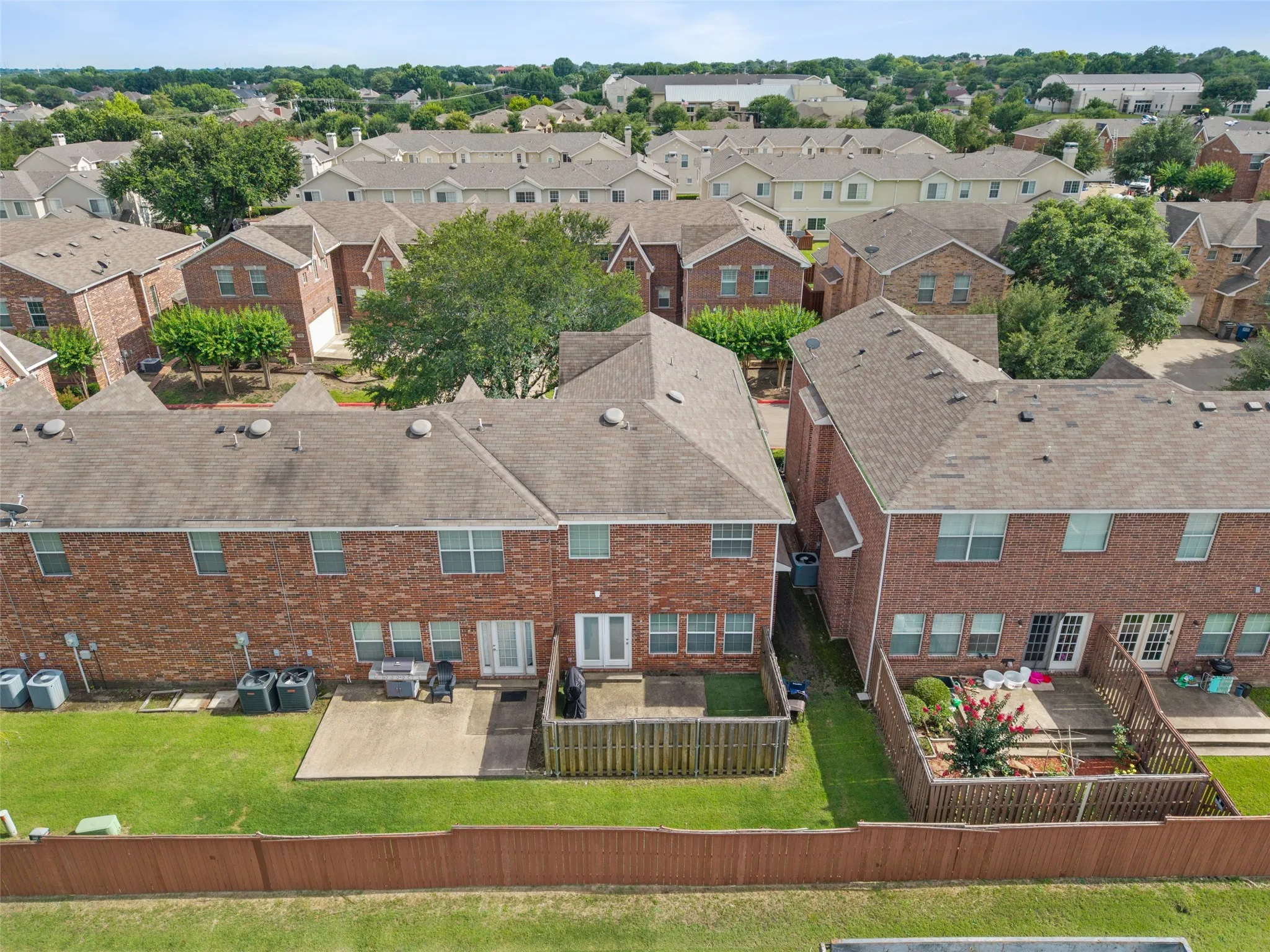 Townhouse For Sale in Collin County , 706 S Jupiter Road 1202, Allen, Texas 75002, 2 Bedroom, 3 Bathroom, 2 Garage spaces, 1,627 Sqft, built in 2006, mls#21304206, Real Estate Agent in Allen, Homes For Sale in Collin county, Homes For Sale in Allen, Realtor in Allen Texas, Real Estate Brokerage Independent Realty Texas, Luminita Cordes Realtor