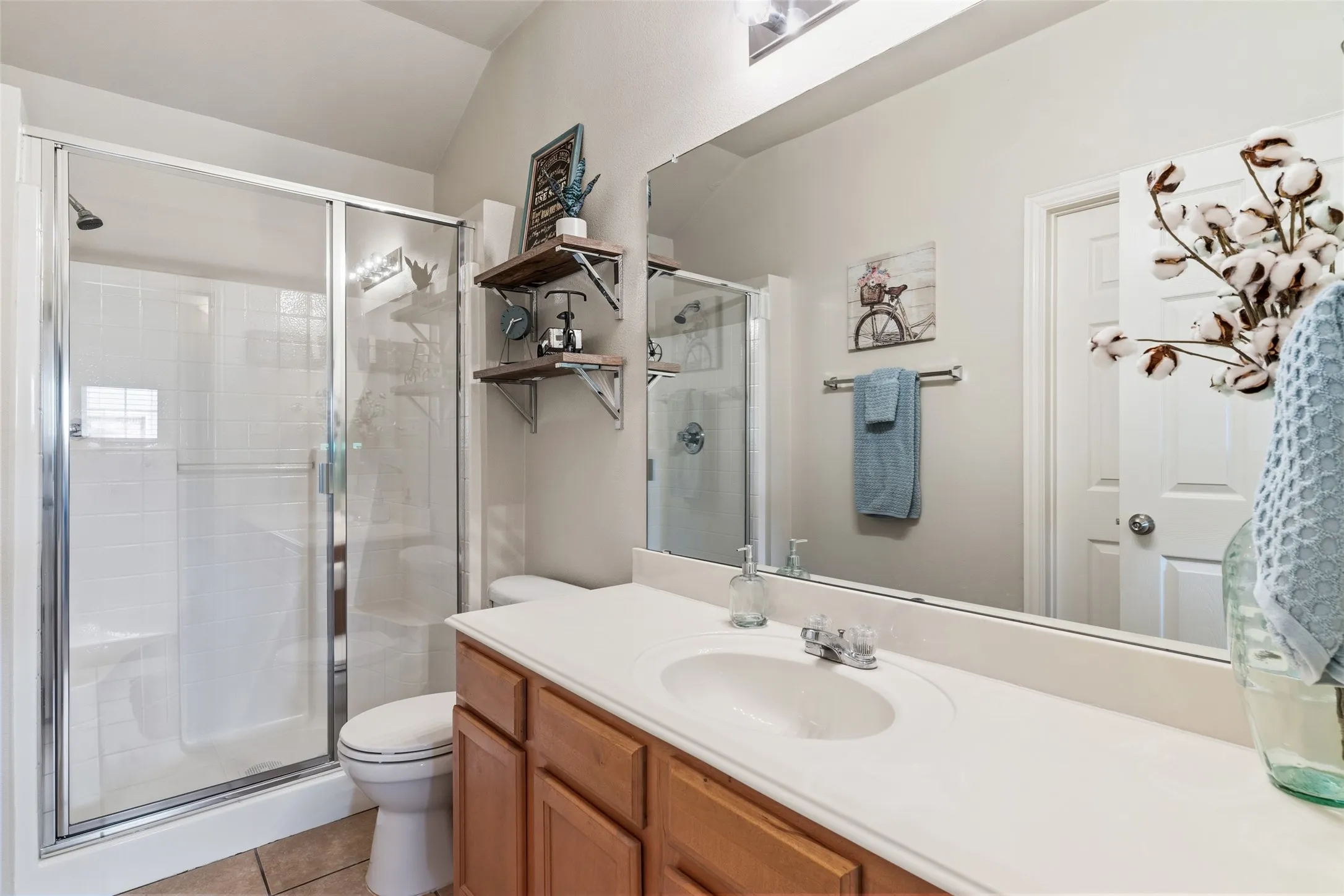 Townhouse For Sale in Collin County , 706 S Jupiter Road 1202, Allen, Texas 75002, 2 Bedroom, 3 Bathroom, 2 Garage spaces, 1,627 Sqft, built in 2006, mls#21304206, Real Estate Agent in Allen, Homes For Sale in Collin county, Homes For Sale in Allen, Realtor in Allen Texas, Real Estate Brokerage Independent Realty Texas, Luminita Cordes Realtor