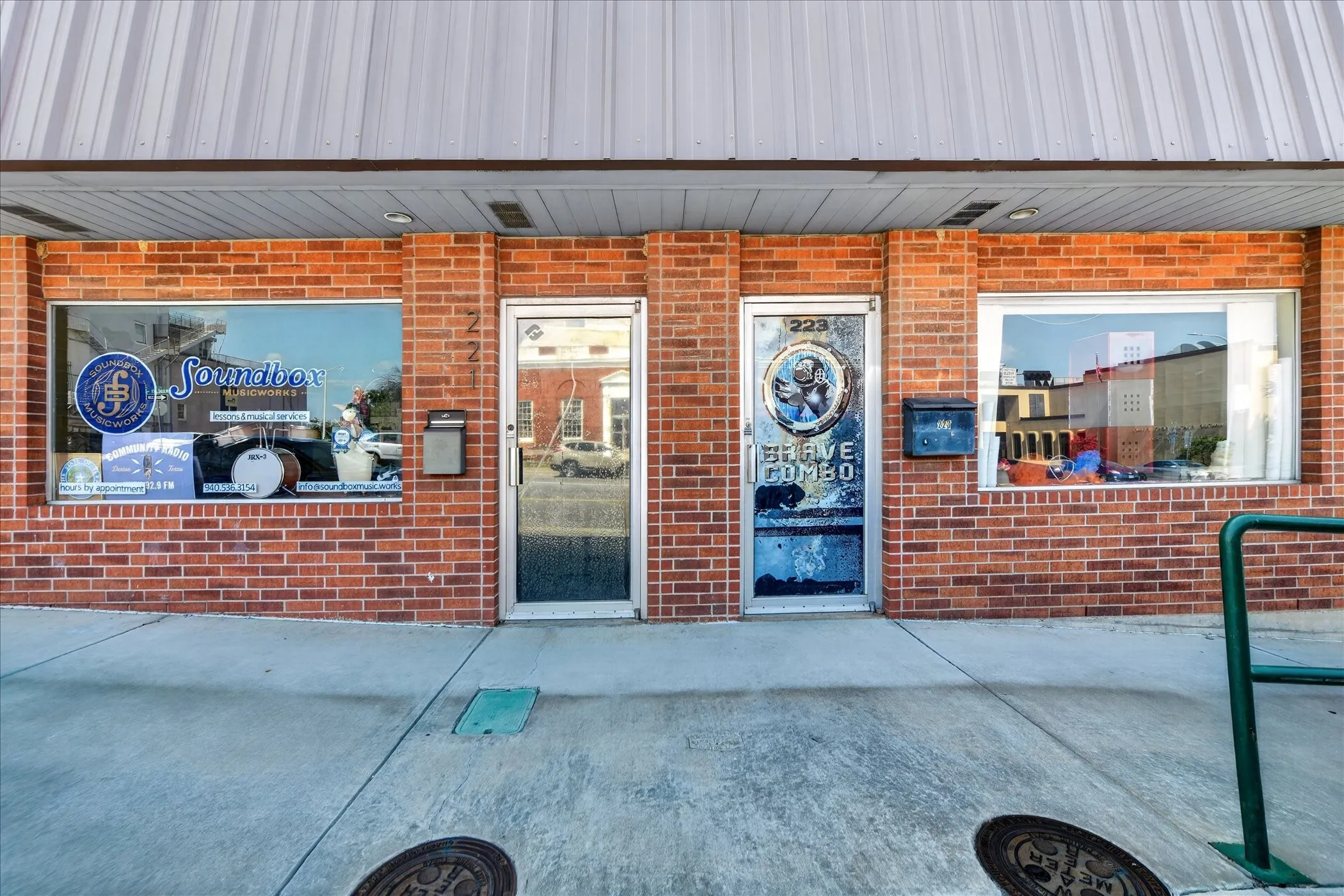 Office For Sale in Denton County , 221-223 N Locust Street, Denton, Texas 76201, 0, 0, Garage spaces, 0 Sqft, built in 1965, mls#21312731, Real Estate Agent in Denton, Homes For Sale in Denton county, Homes For Sale in Denton, Realtor in Denton Texas, Real Estate Brokerage Independent Realty Texas, Luminita Cordes Realtor