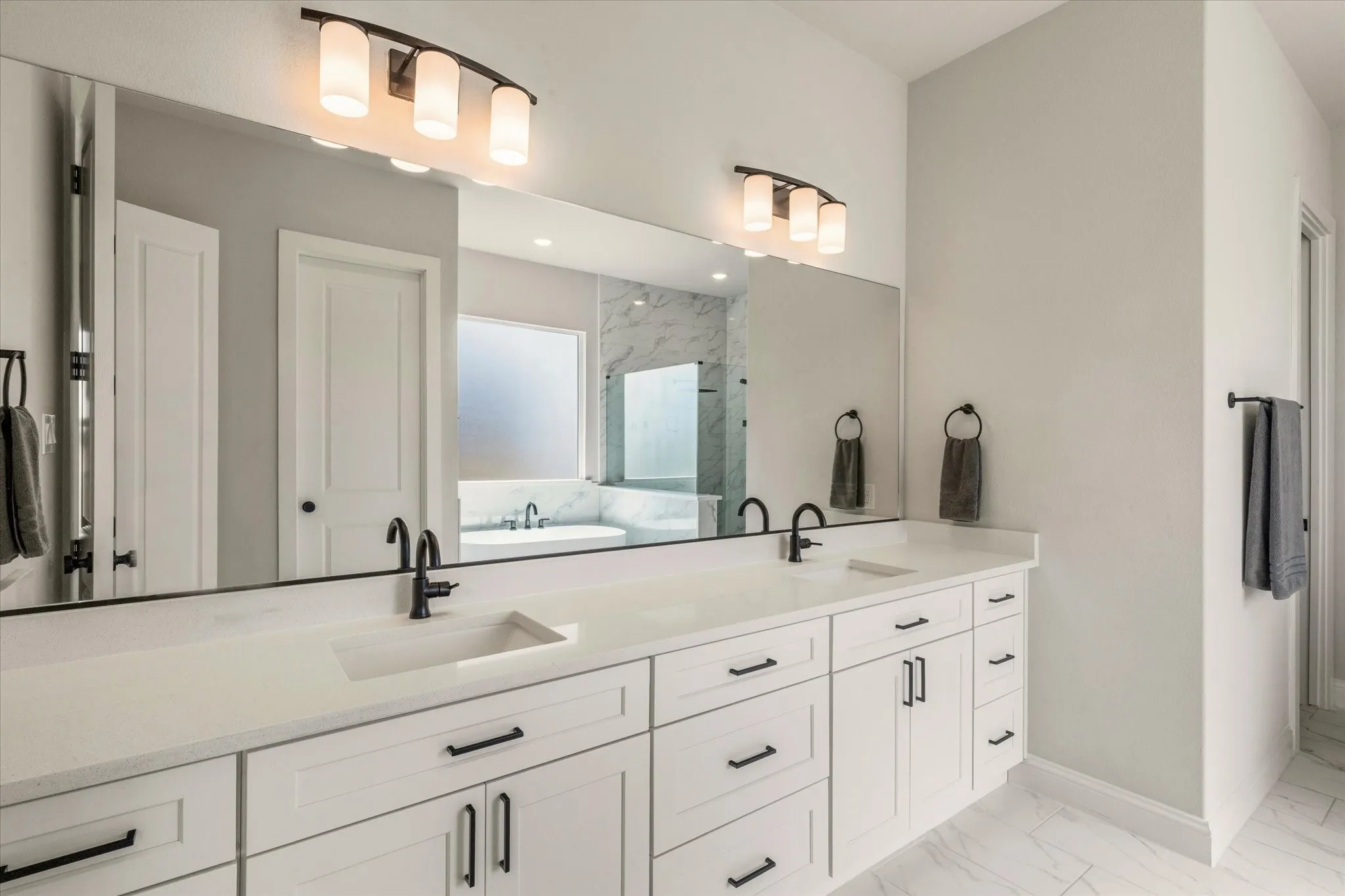 Single Family Residence For Rent in Collin County , 711 Lexington Lane, Nevada, Texas 75173, 5 Bedroom, 5 Bathroom, 4 Garage spaces, 5,789 Sqft, built in 2022, mls#21312990, Real Estate Agent in Nevada, Homes For Rent in Collin county, Homes For Rent in Nevada, Realtor in Nevada Texas, Real Estate Brokerage Independent Realty Texas, Luminita Cordes Realtor